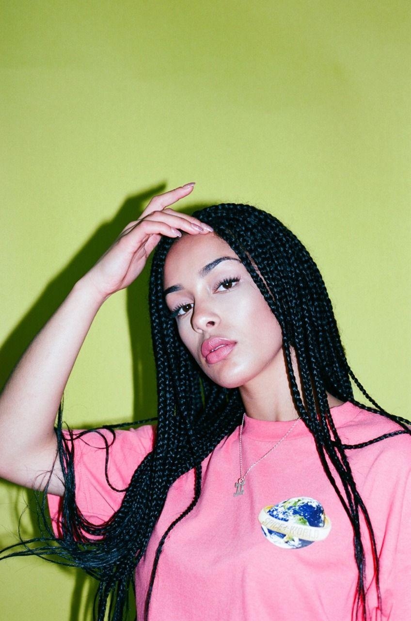 850x1280 Places + Faces: Place: London Face: Jorja Smith, Phone