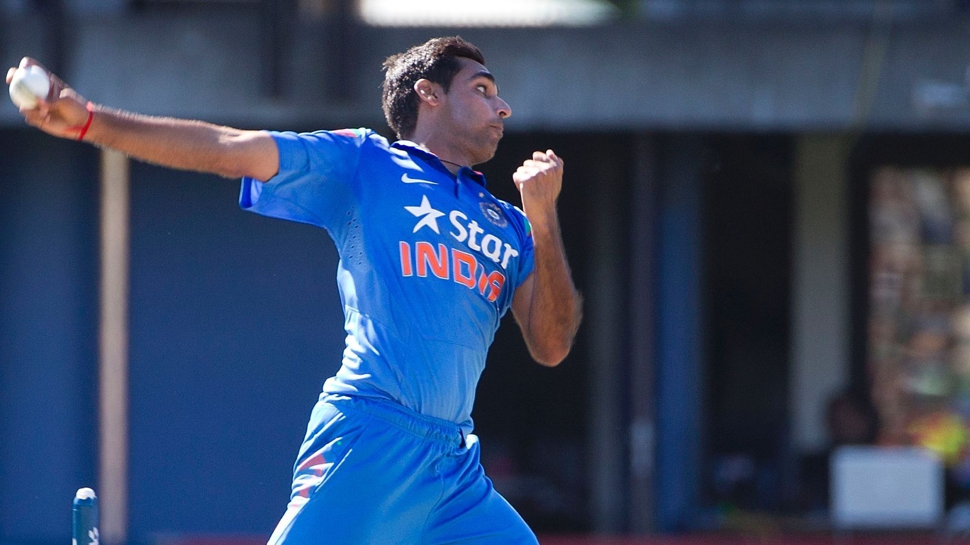 1920x1080 Bhuvneshwar Kumar stifles England in second ODI, Desktop