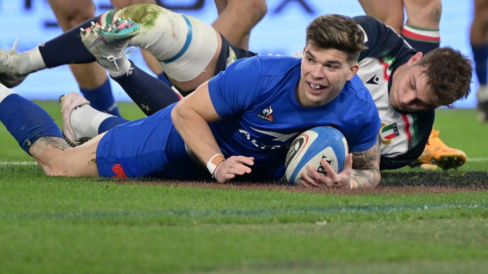 1600x900 Six Nations: France hang on for opening round victory over Italy in Rome, Desktop