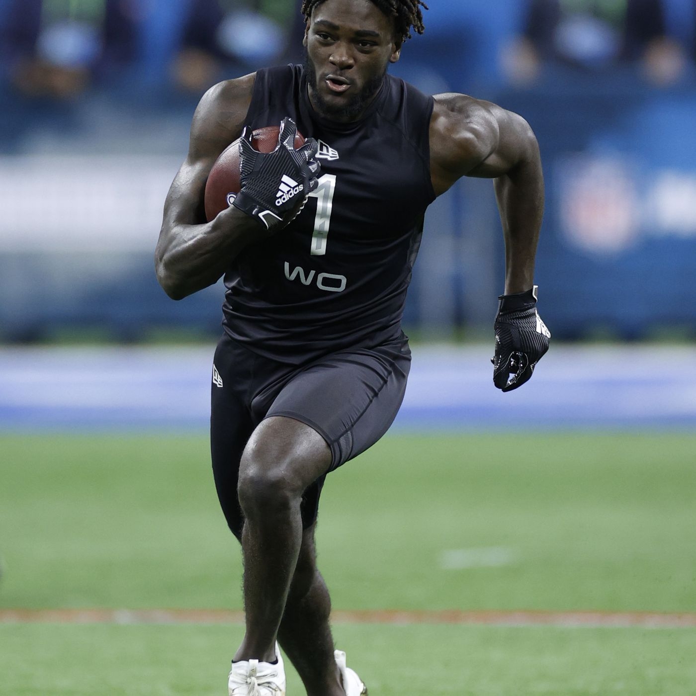 1400x1400 Potential 49ers target Brandon Aiyuk undergoes core muscle surgery, Phone