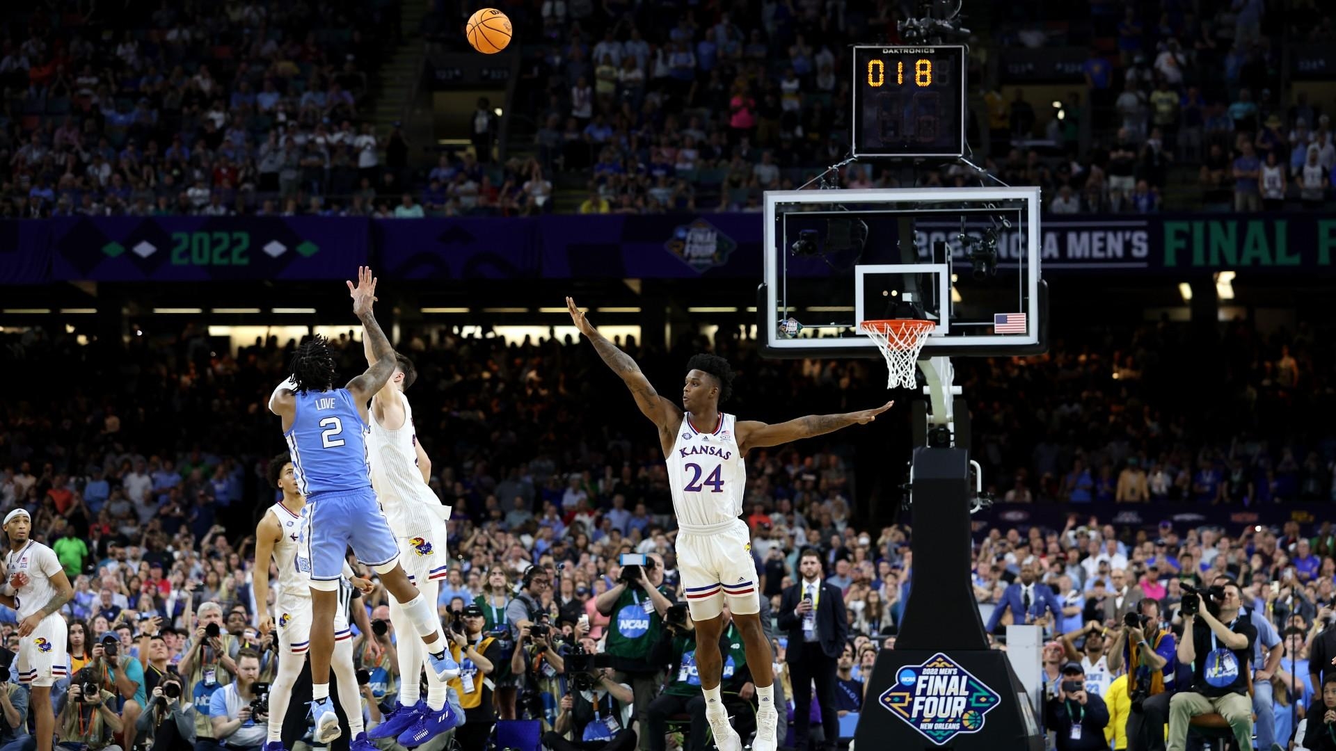 1920x1080 UNC's Hubert Davis, Caleb Love explain how Brady Manek's slip impacted final shot vs. Kansas, Desktop