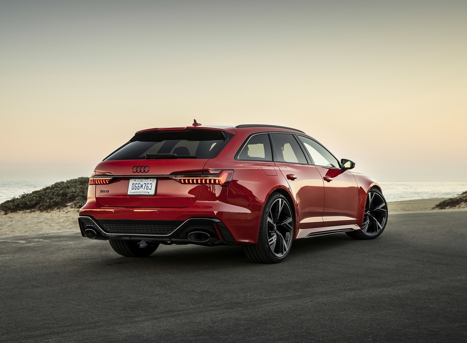 1600x1180 Audi RS 6 Avant (Color: Tango Red) Rear Three Quarter Wallpaper (9), Desktop