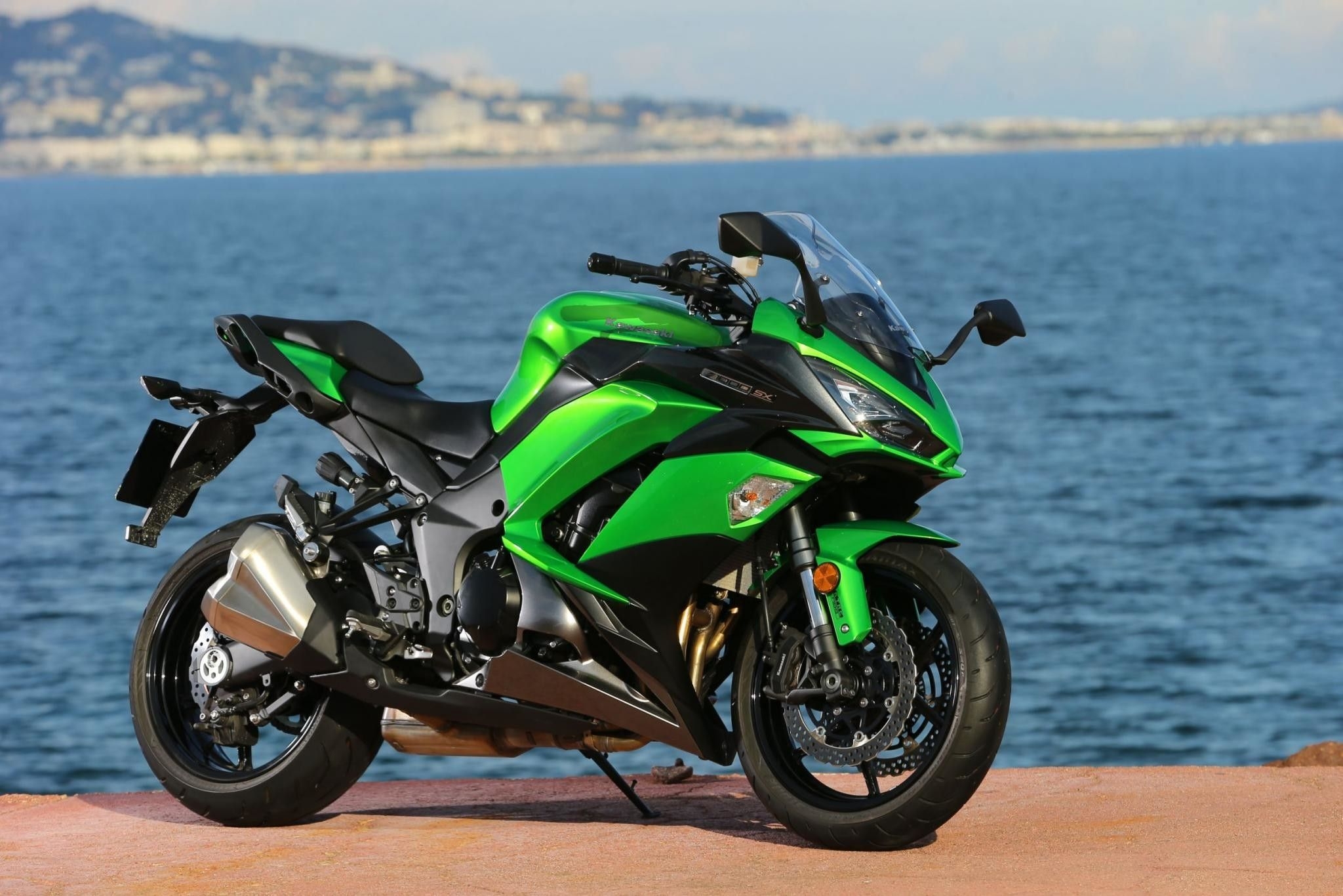 2050x1370 Kawasaki Z1000sx 2018 Wallpaper, Desktop