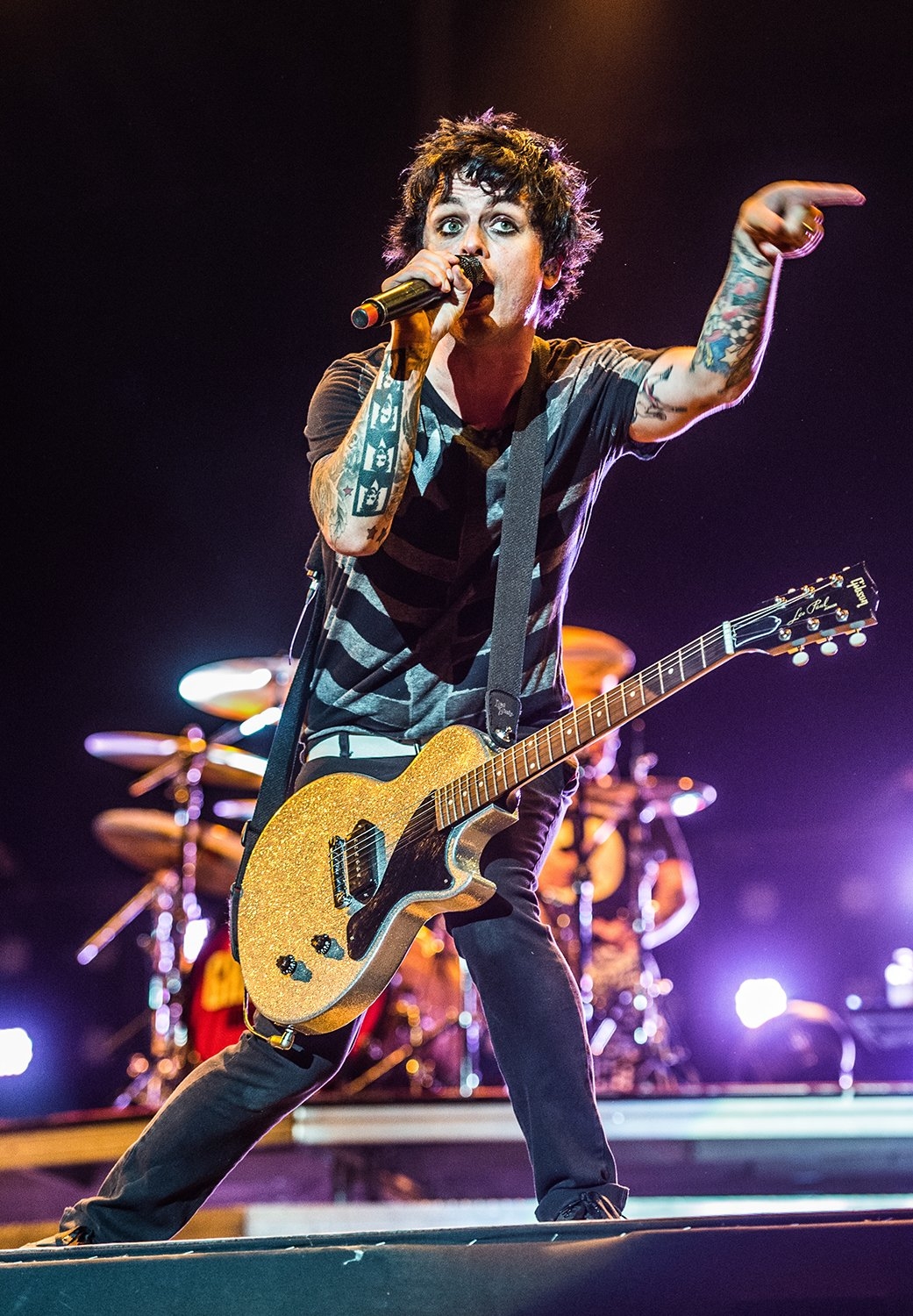 1050x1500 Lou Reed, Joan Jett, Green Day inducted into 2015 Rock and Roll Hall of Fame, Phone