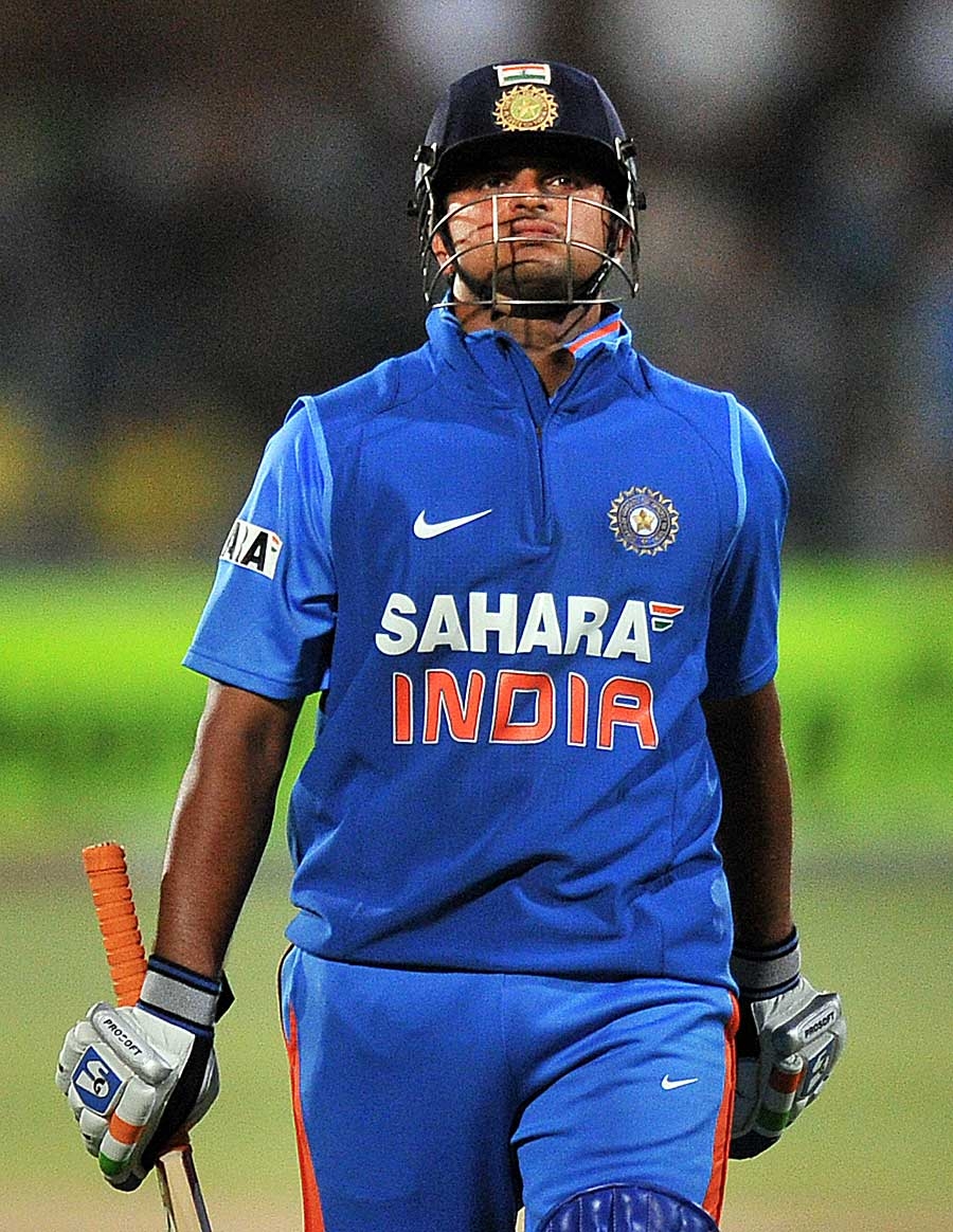 900x1170 Craze For Sports: Suresh Raina Wallpaper, Phone