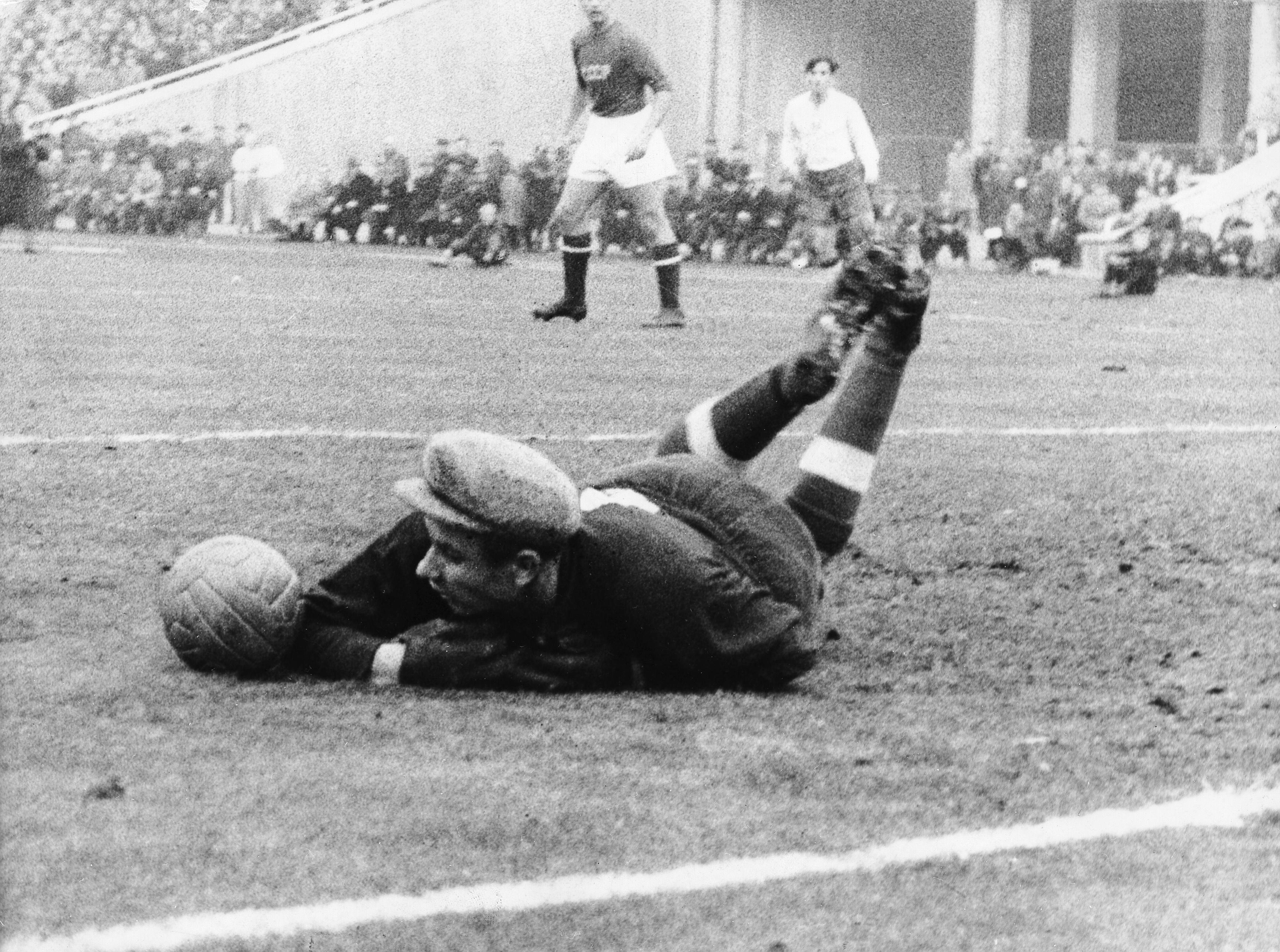 3490x2600 The Amazing Story Of Former Goalkeeper Lev Yashin, Ex Ballon D'Or, Desktop