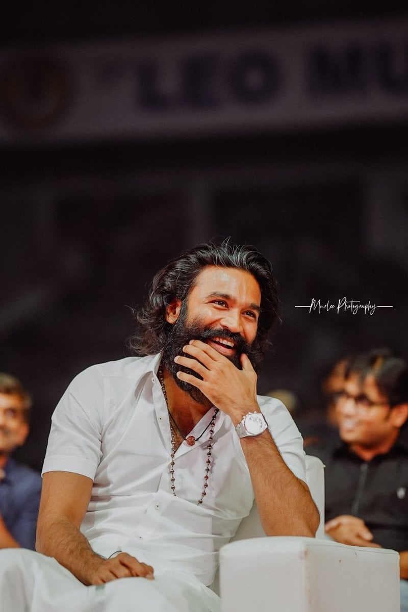 800x1200 Fans scream 'Thalaivaa' as Dhanush flaunts his Captain Miller look at Vaathi audio launch. See inside, Phone