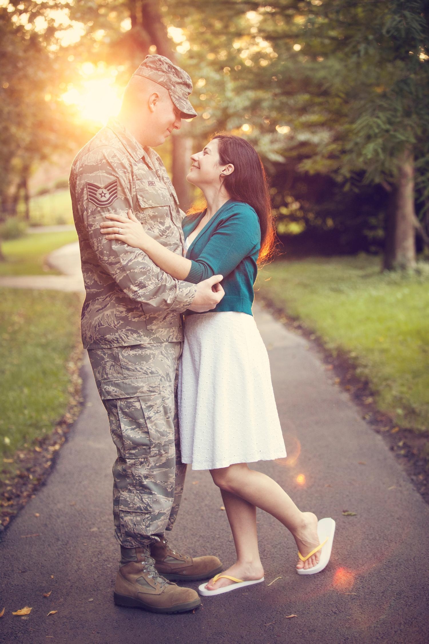 1500x2250 Indian Army Couple Wallpaper, Picture, Phone