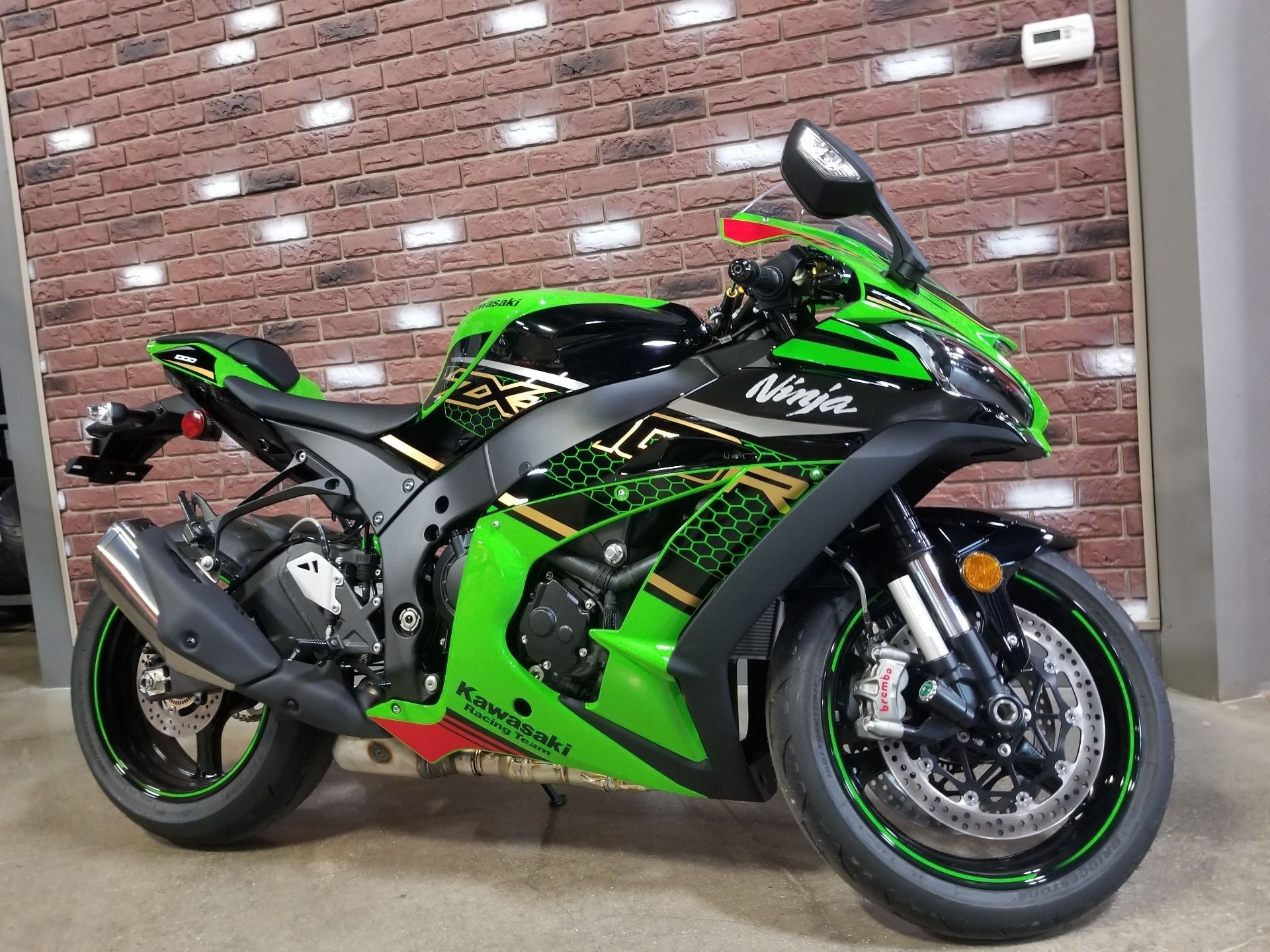 1920x1440 Kawasaki Ninja ZX 10R Krt Edition In Dimondale, MI, Desktop