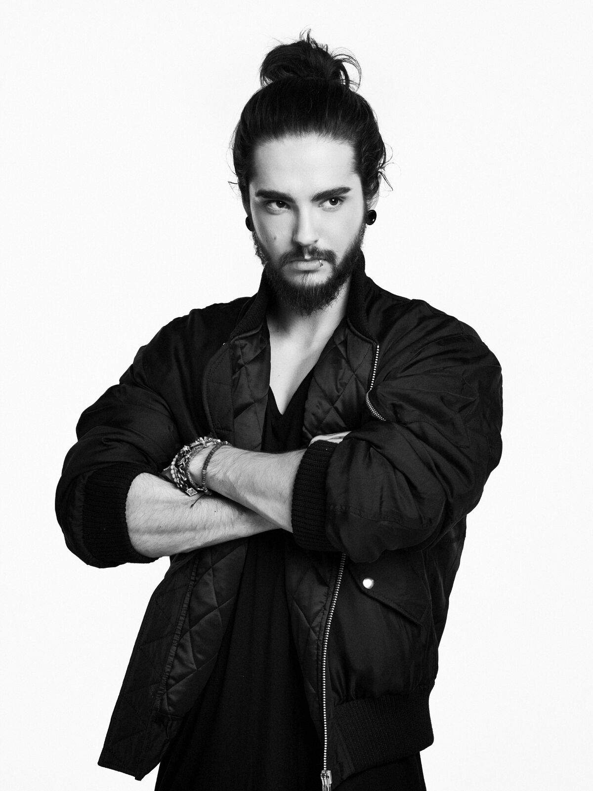 1200x1610 Tom Kaulitz, Phone