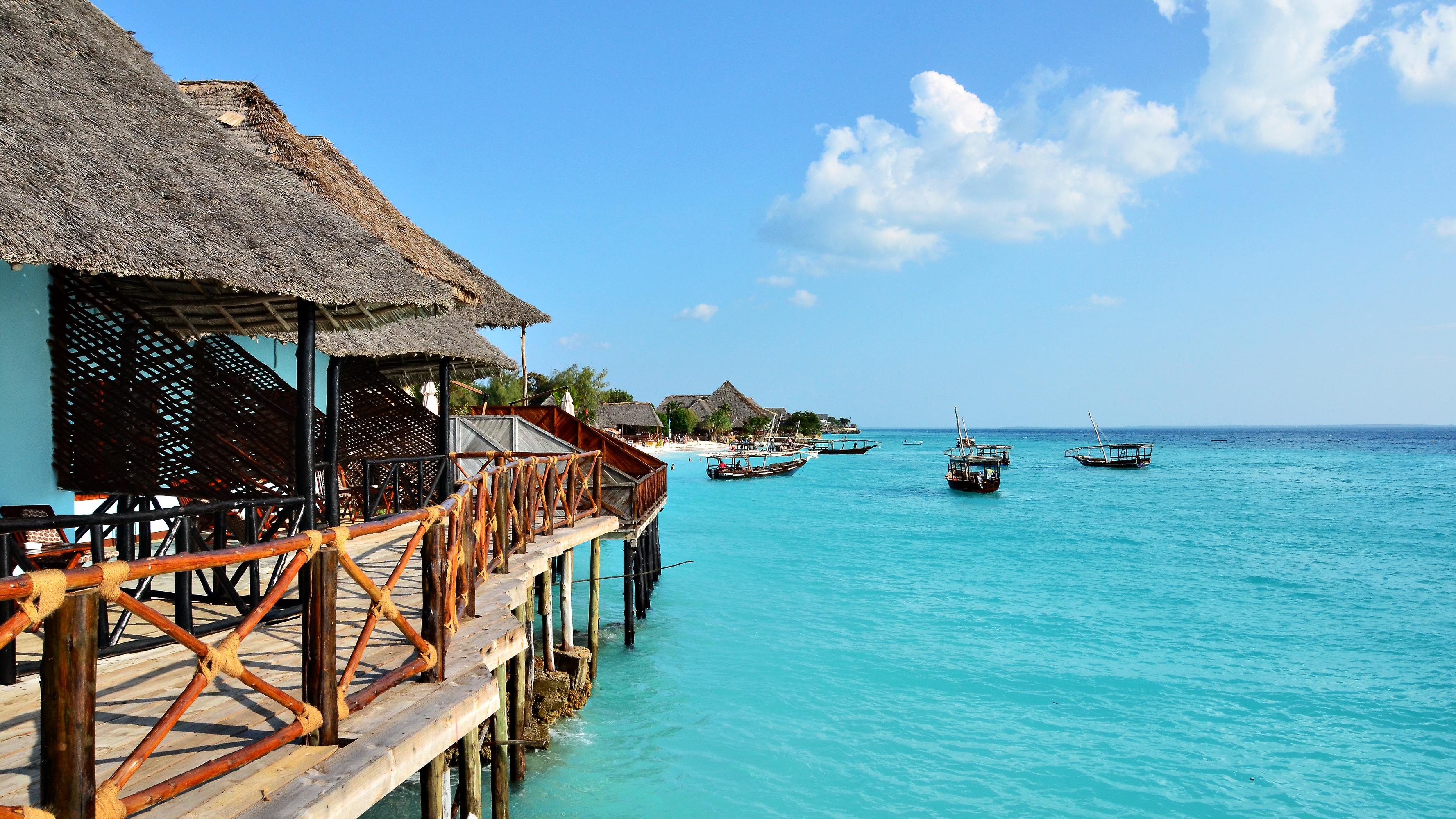 3560x2000 The wallpaper of Amaan Bungalows in the Zanzibar island, Desktop