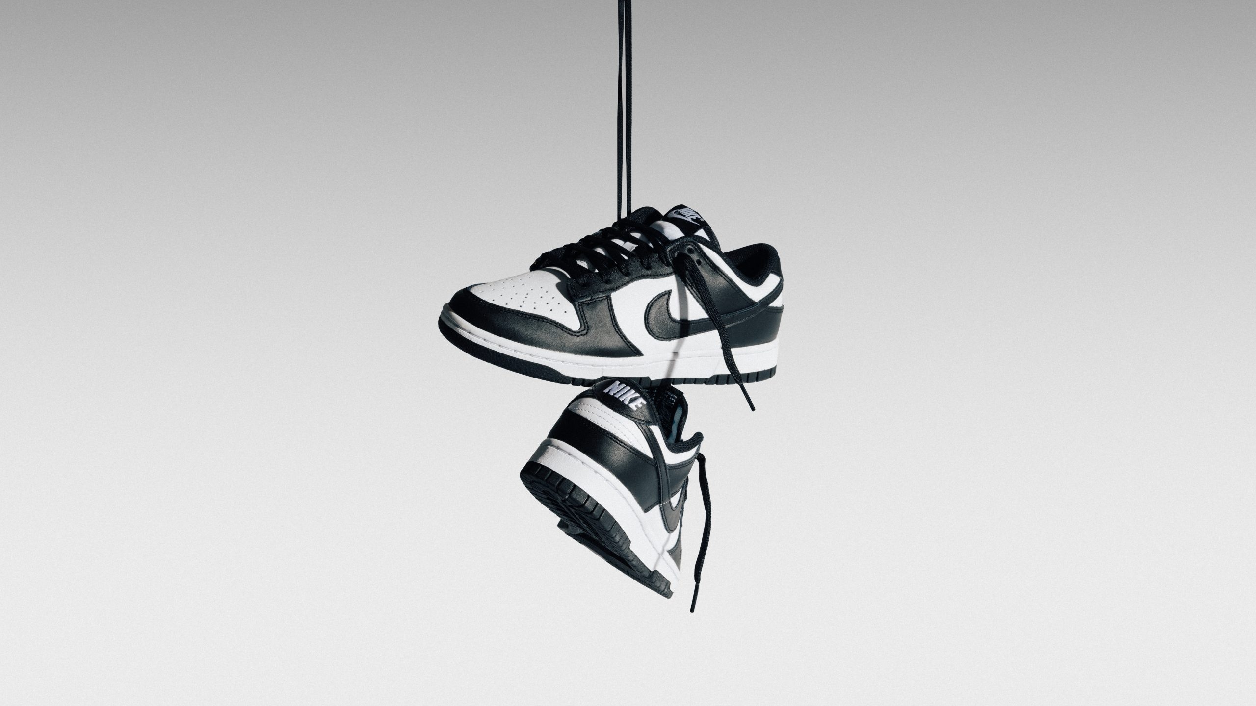 2560x1440 NIKE DUNK LOW 'BLACK & WHITE', Desktop