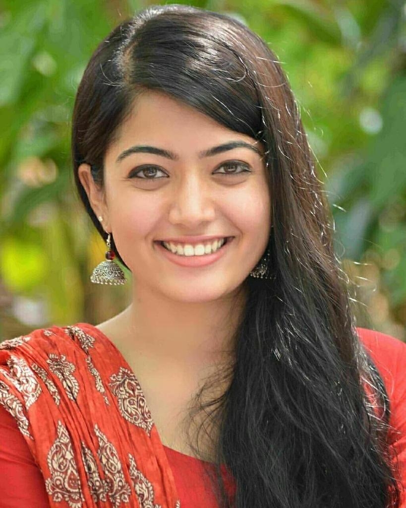 820x1030 Rashmika Mandanna New Beautiful Photo, Phone