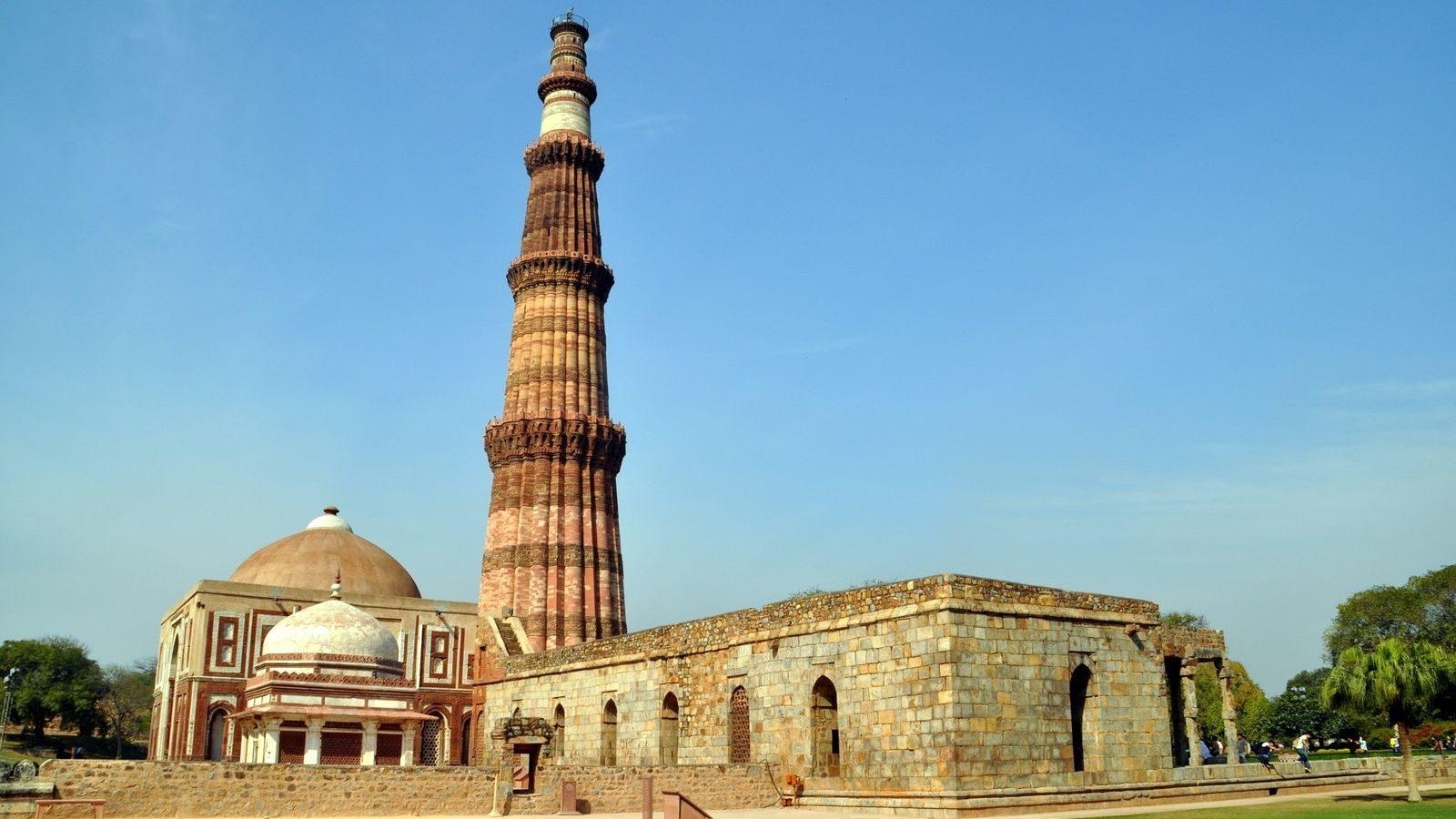 1600x900 HD Wallpaper Of The Qutub Minar Monument In New Delhi, Desktop