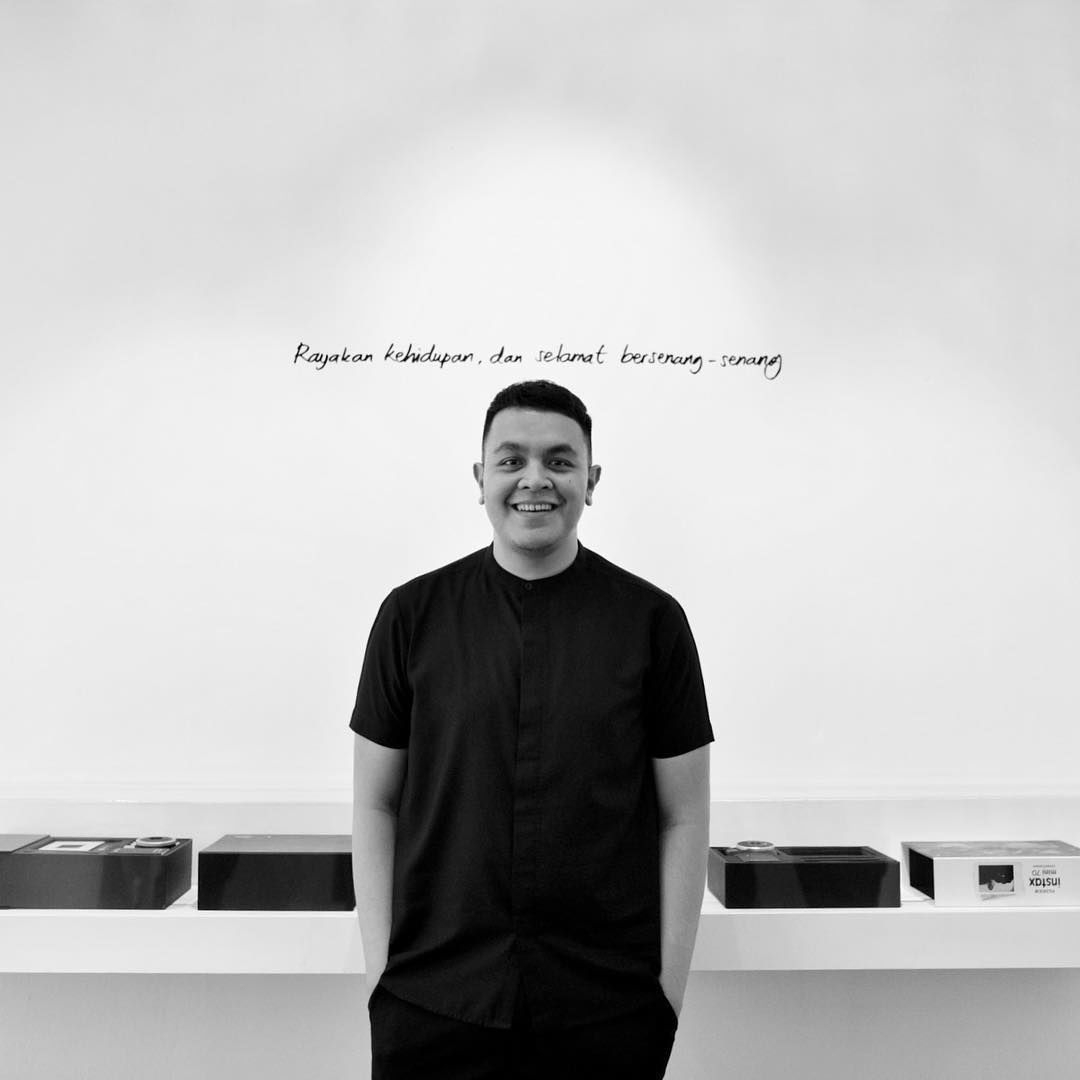 1080x1080 Tulus Sukses Menggelar Konser Monokrom Di Jakarta.4 FM Global Radio Jakarta, Phone