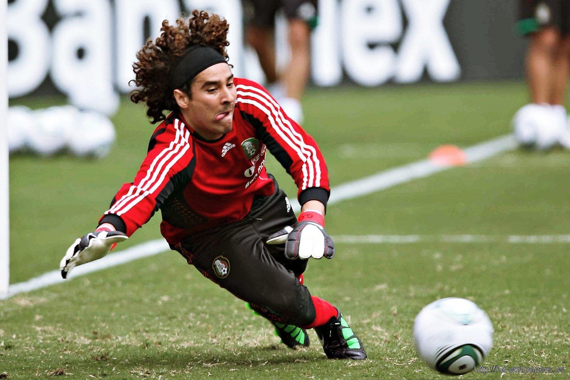 1920x1280 Guillermo Ochoa Mexican Goalkeeper, Desktop