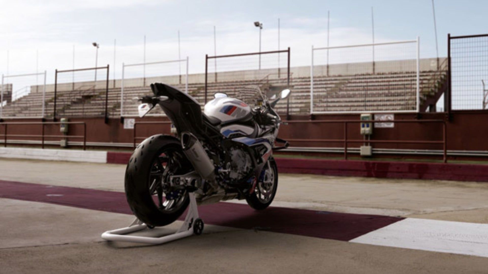 1920x1080 Meet The First Ever BMW M Motorcycle: The 212 HP M 1000 RR, Desktop