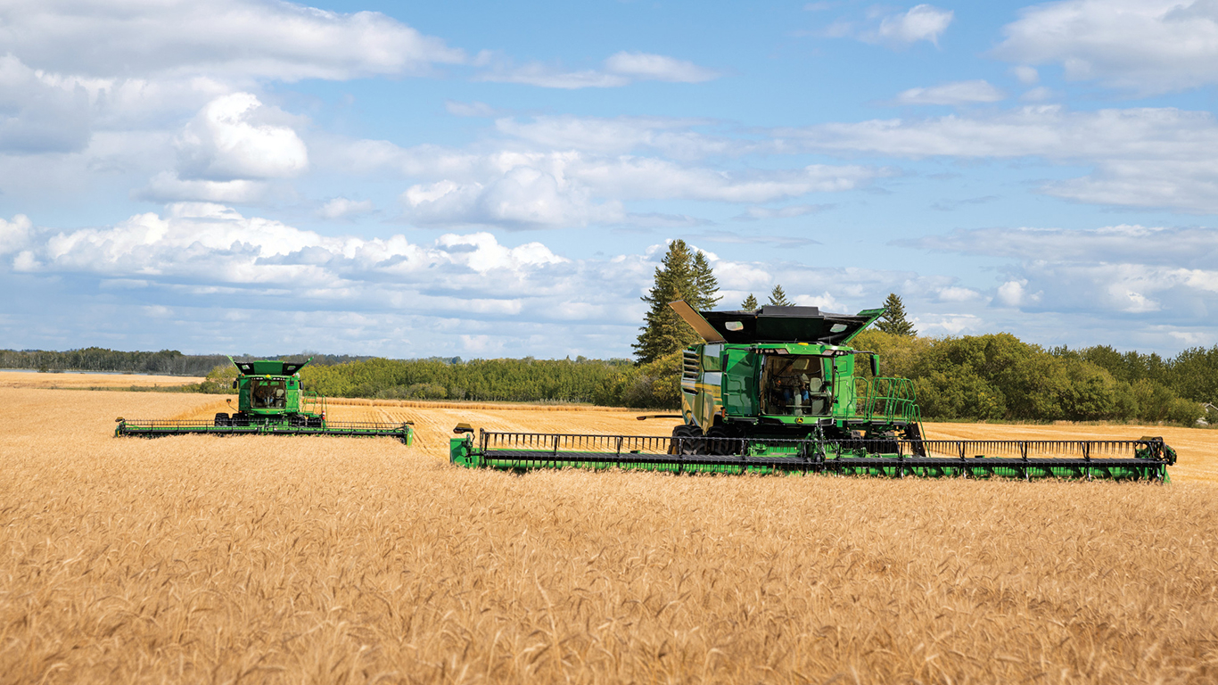 1370x770 Deere Brings High Capacity X Series Combines To North American Farmers, Desktop