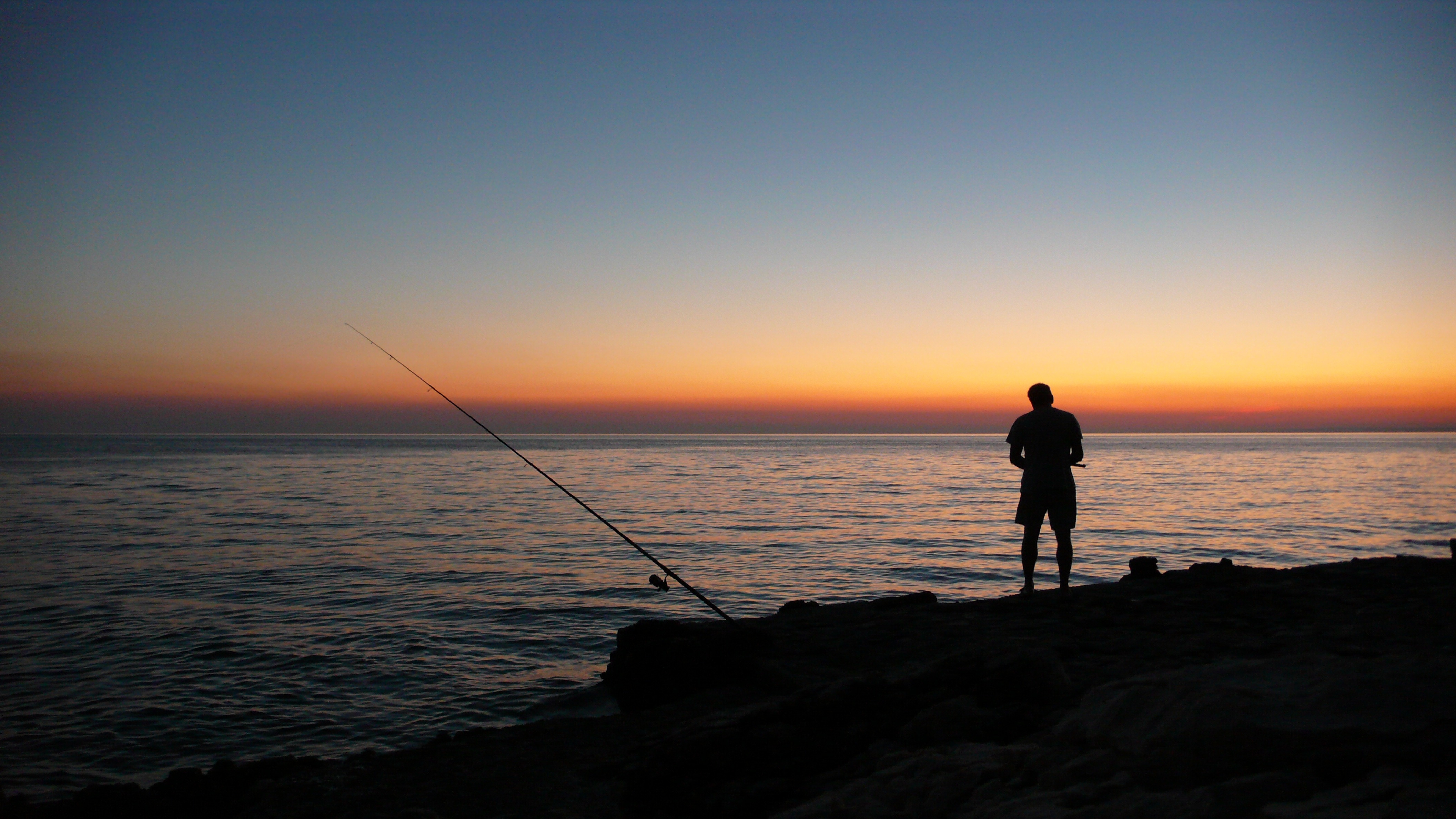 4230x2380 Sunset Fishing, Desktop