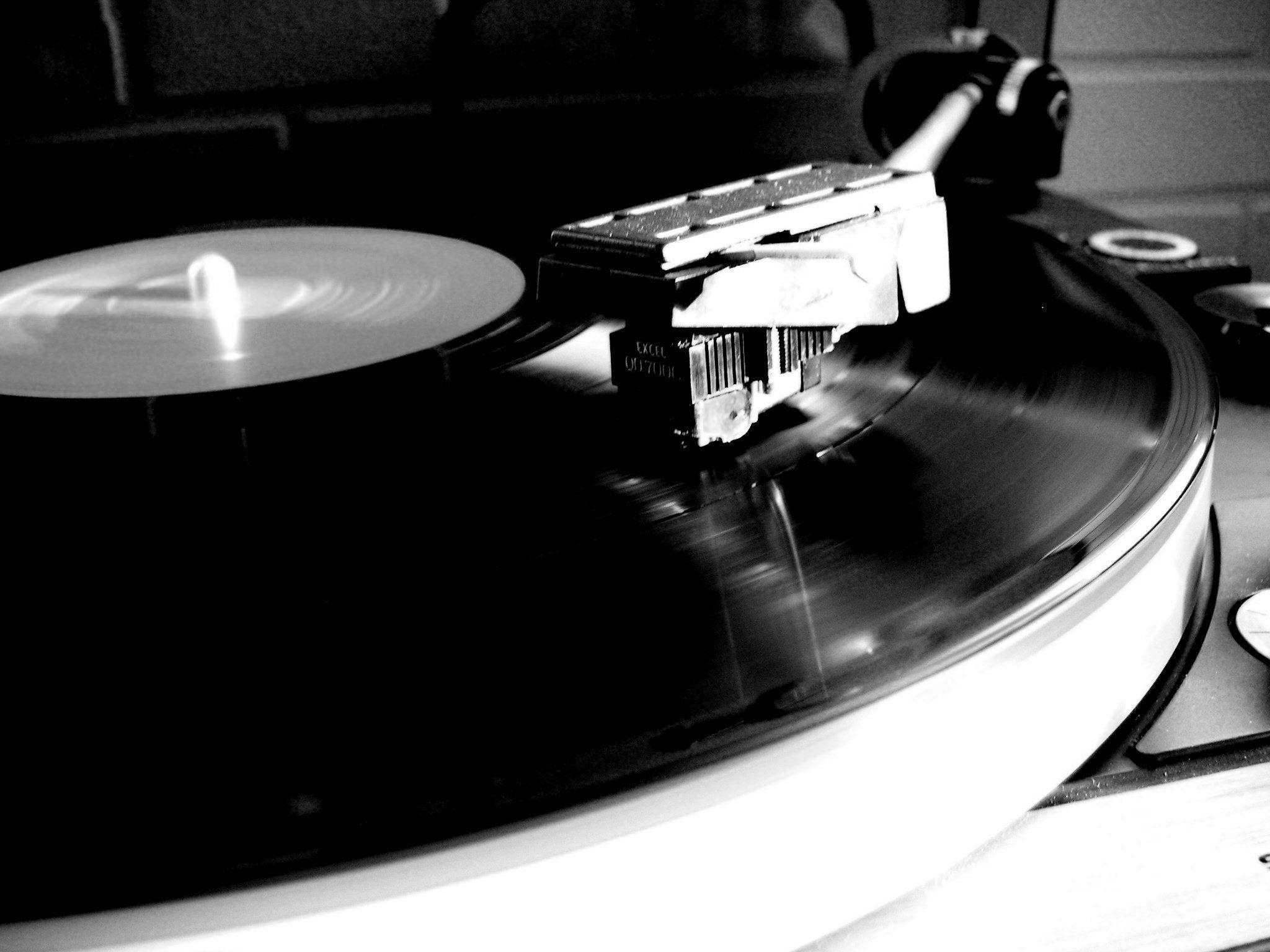 2050x1540 Turntable Wallpaper, wallpaper, Turntable Wallpaper HD wallpaper, Desktop