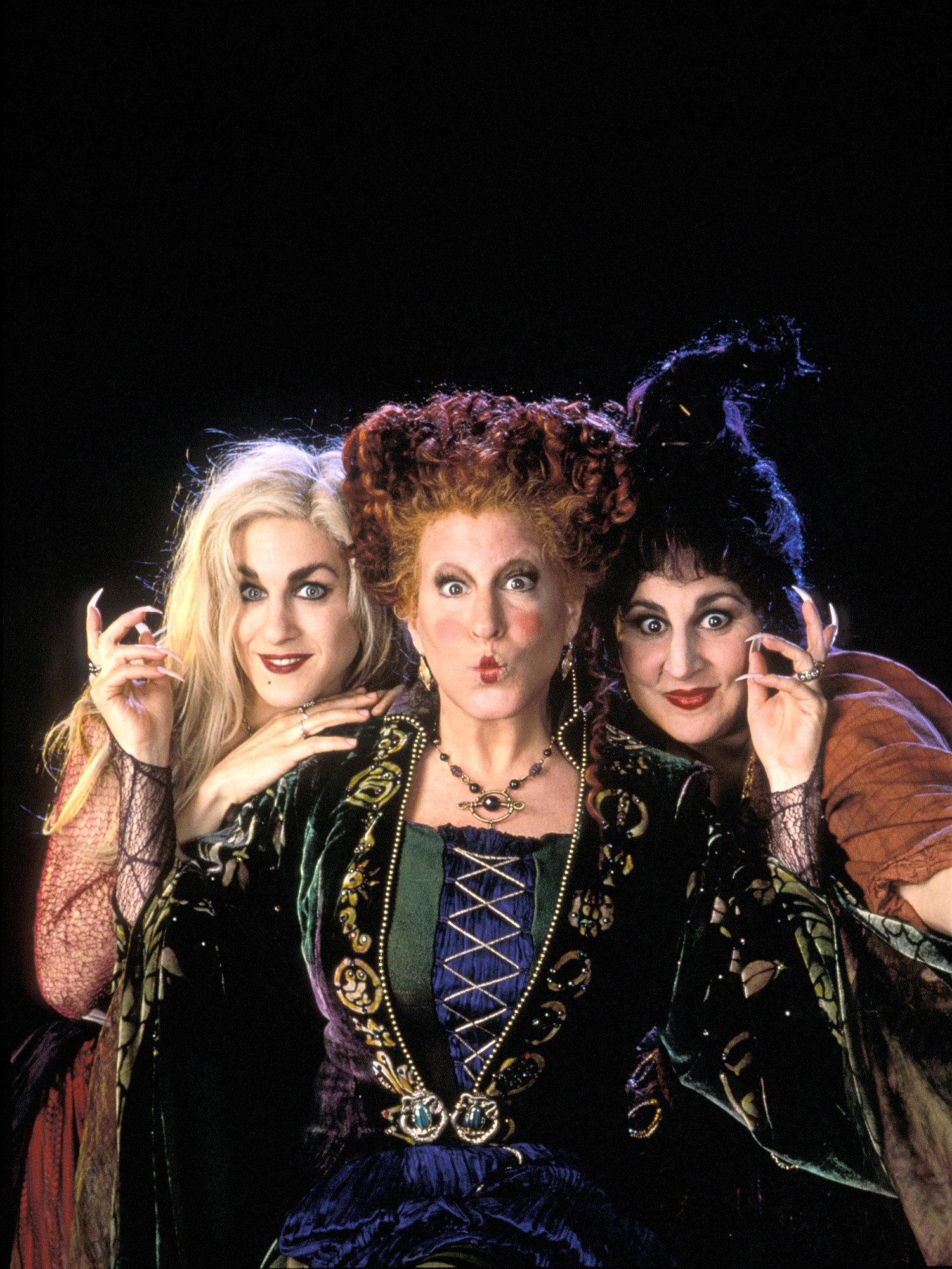 1510x2000 Hocus Pocus 2' Is Coming With Bette Midler, Sarah Jessica Parker, Phone