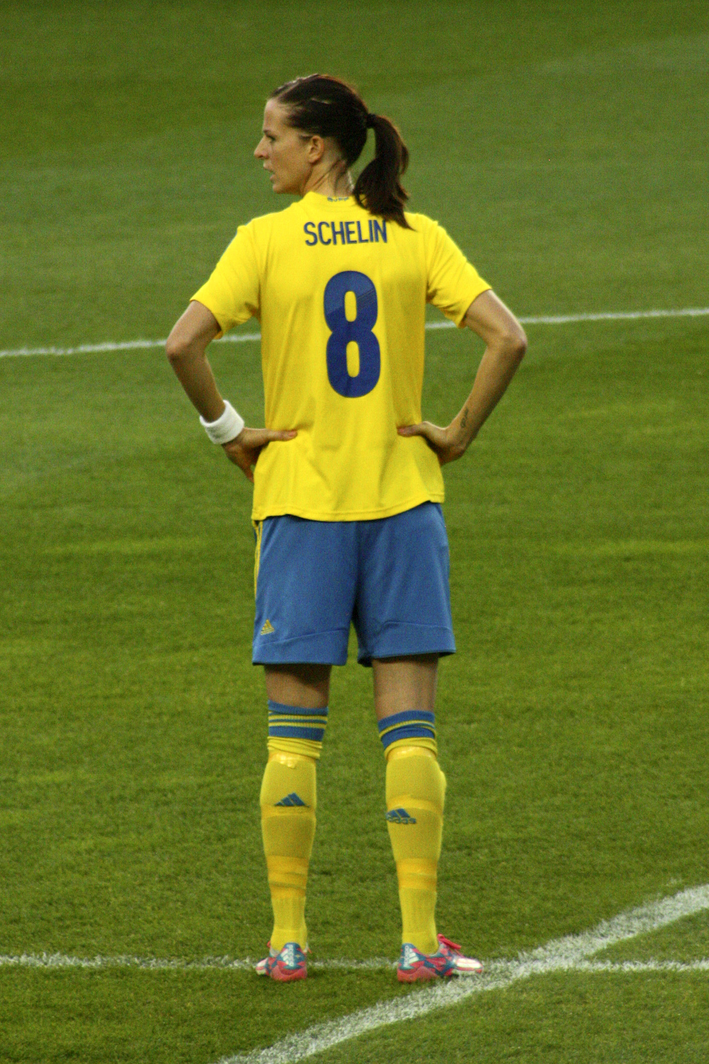 1410x2120 Lotta Schelin. En blogg om internationell damfotboll, Phone