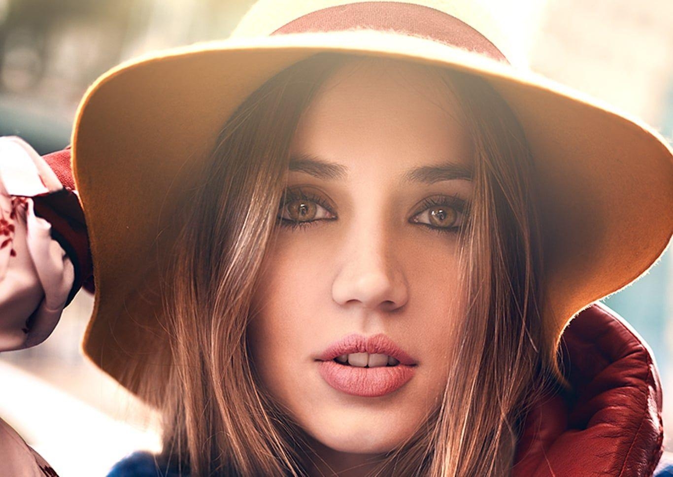 1370x970 Ana de Armas. Story, Desktop