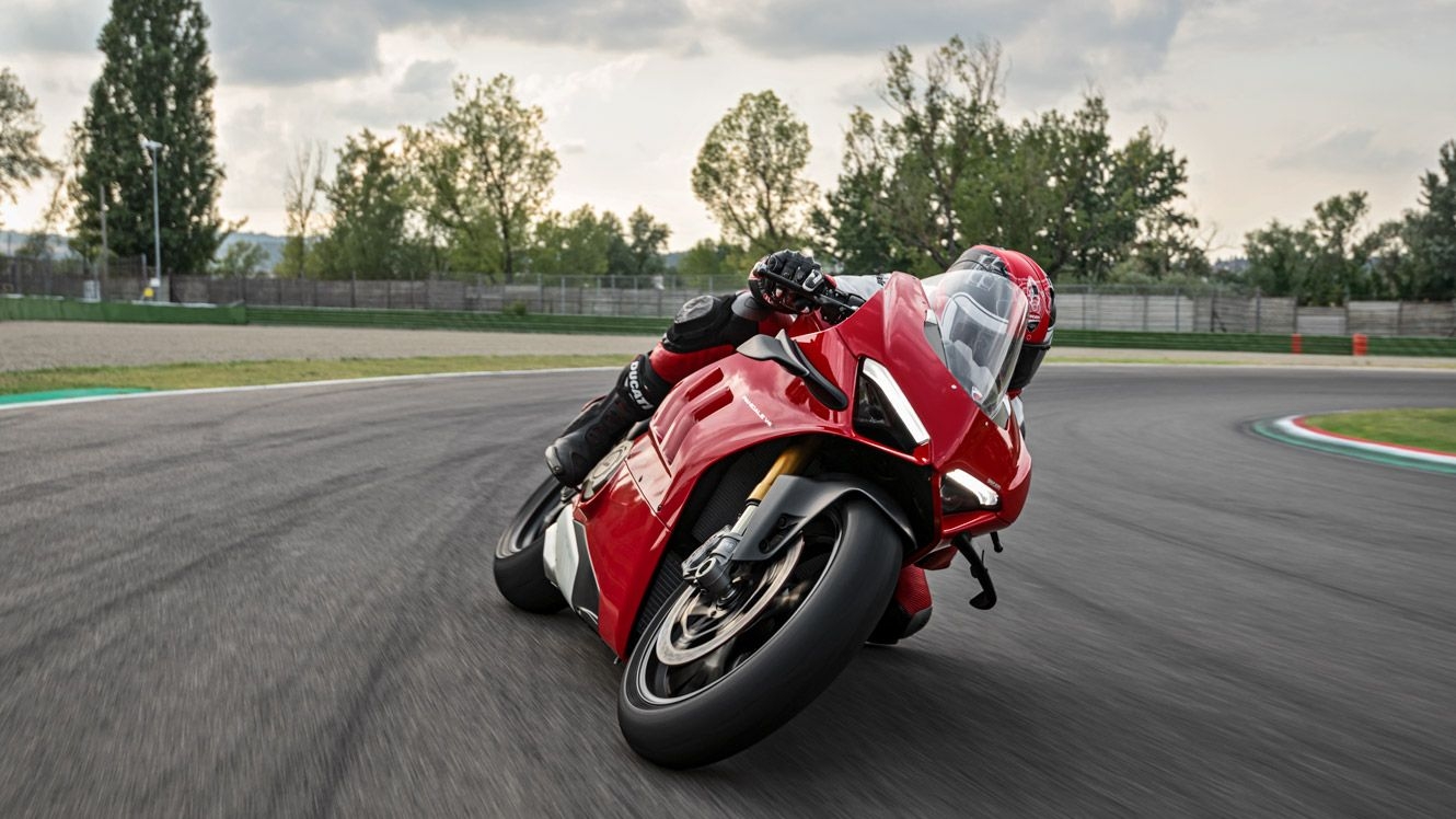 1330x750 Panigale V4. Model Year 2020, Desktop