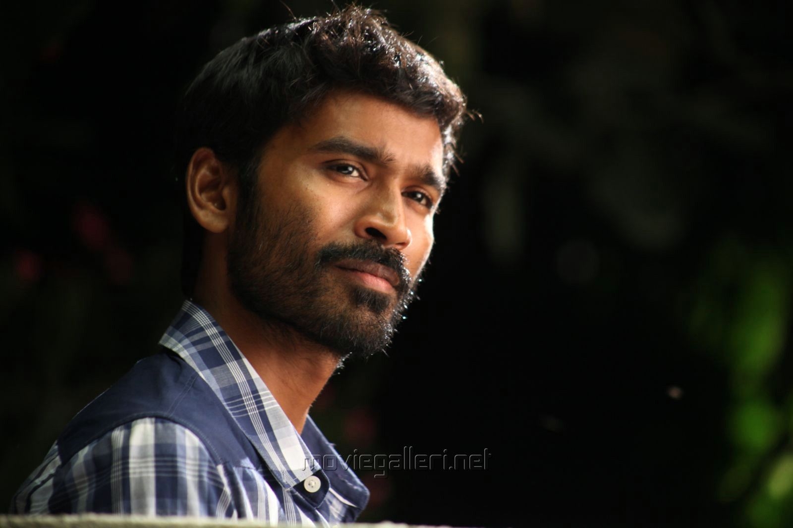 1600x1070 Raghuvaran B Tech Movie Stills. Dhanush. Amala Paul. New Movie Posters, Desktop