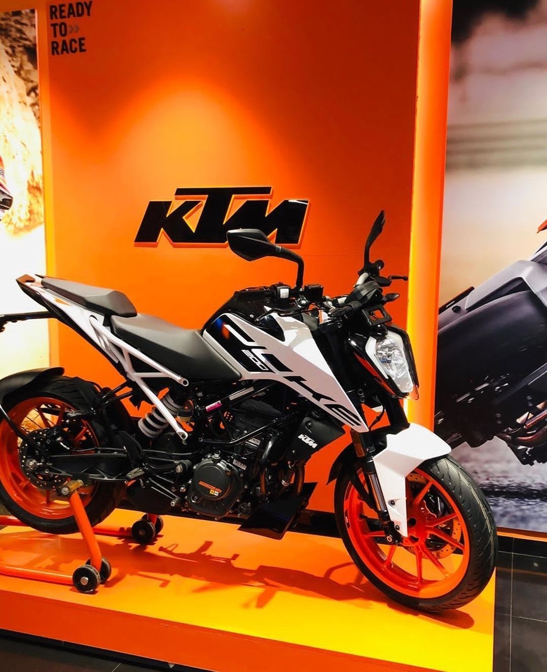 1080x1330 BS6 KTM Duke 200 launched. Ktm duke Ktm, Ktm duke, Phone