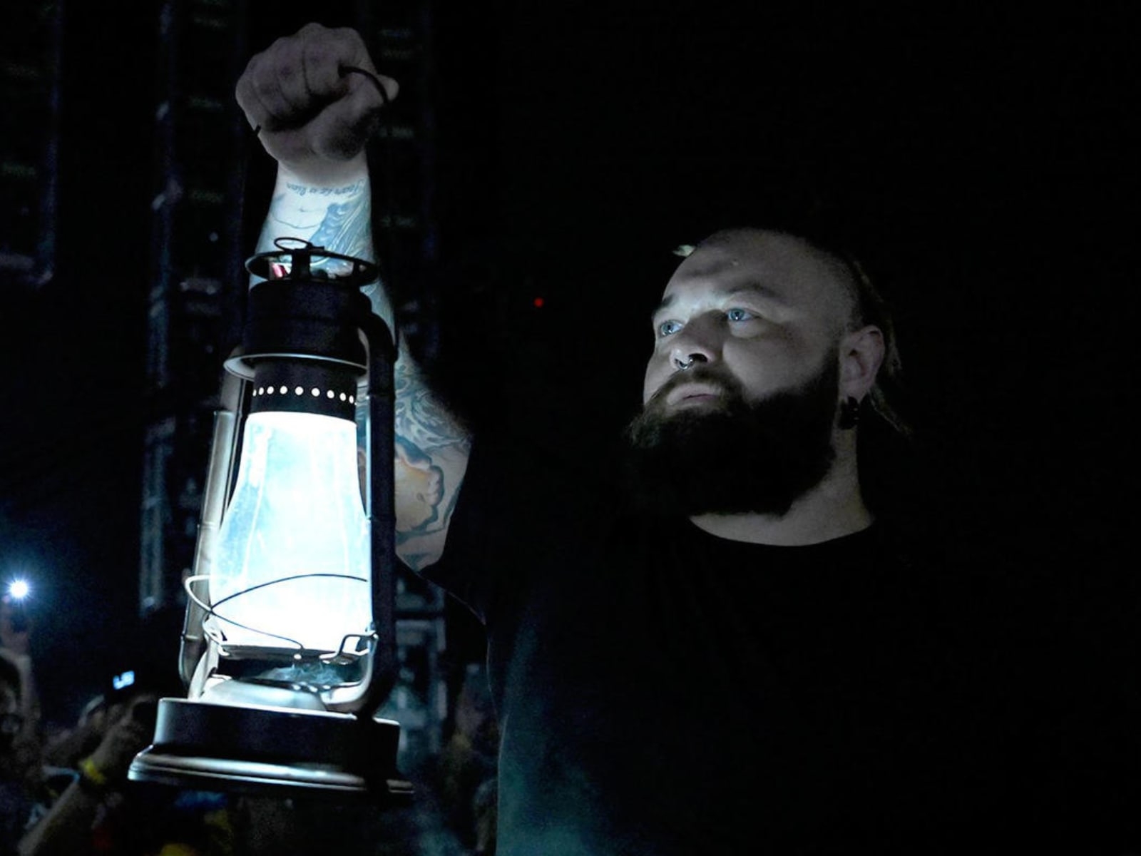 1600x1200 WWE SmackDown Results: Bray Wyatt Makes Emotional Return, Desktop