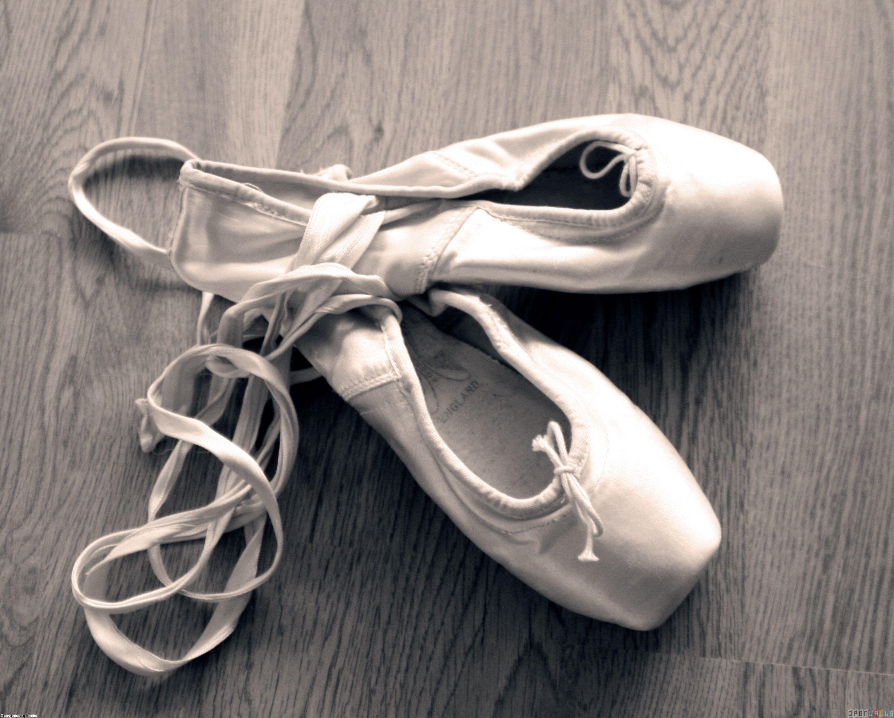 2910x2340 Pointe Shoes Wallpaper, Desktop