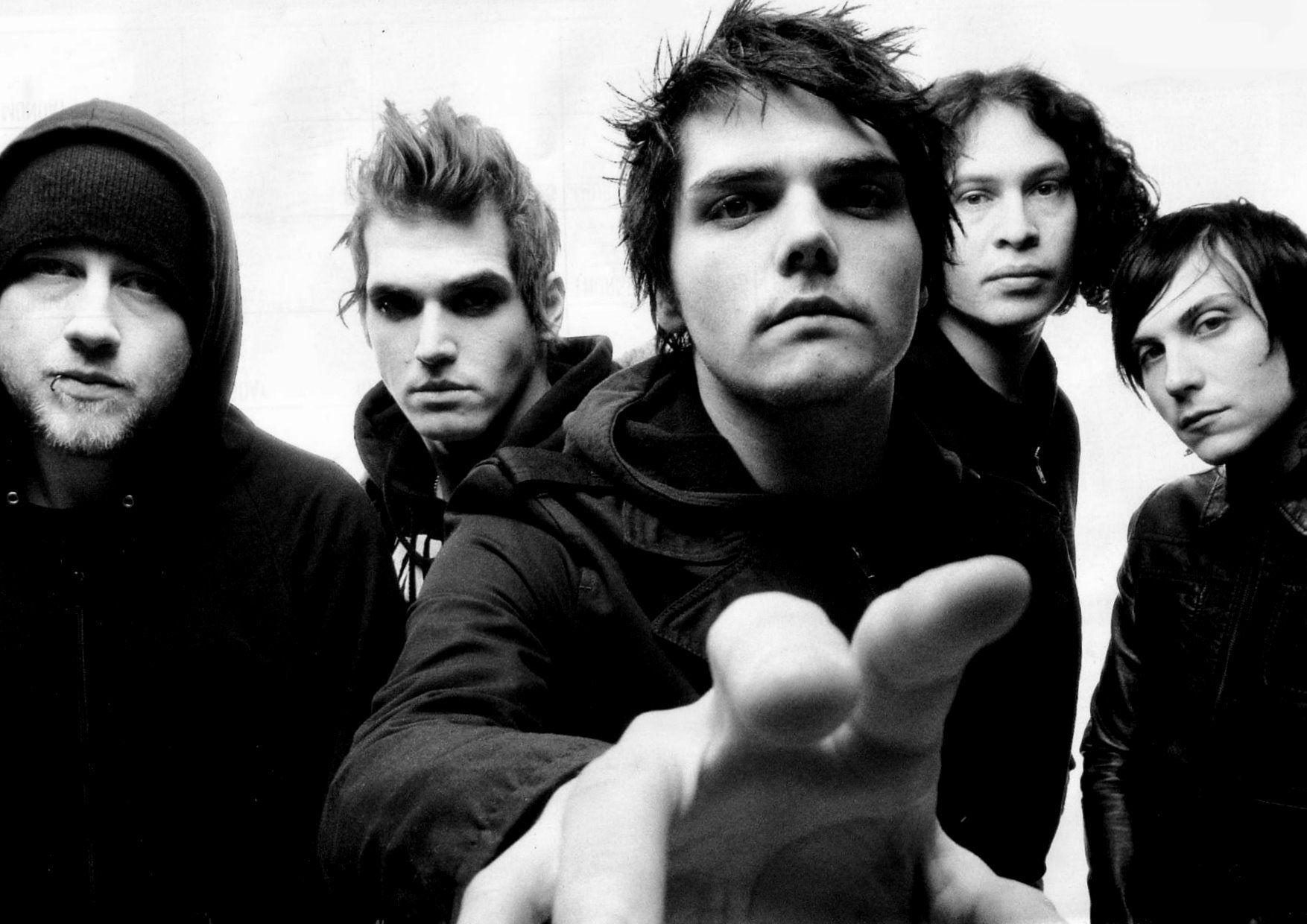 1760x1240 My Chemical Romance Im Not Okay Gif, Desktop