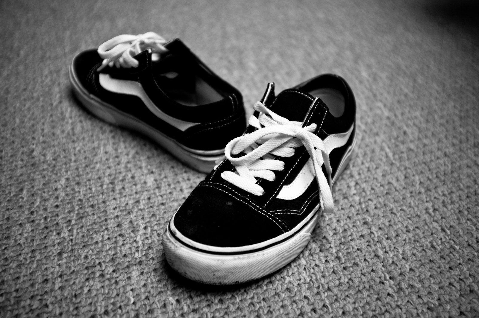 1600x1070 Vans Shoes Wallpaper, Desktop