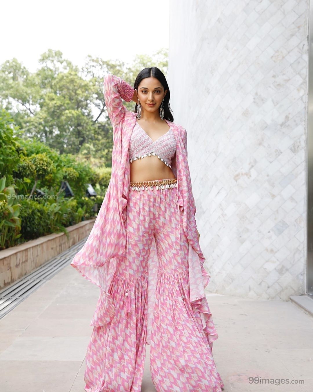 1080x1350 Kiara Advani Beautiful HD Photohoot Stills & Mobile Wallpaper HD (1080p) - #kiaraadvani #actre. Designer dresses indian, Fashion, Indian designer outfits, Phone