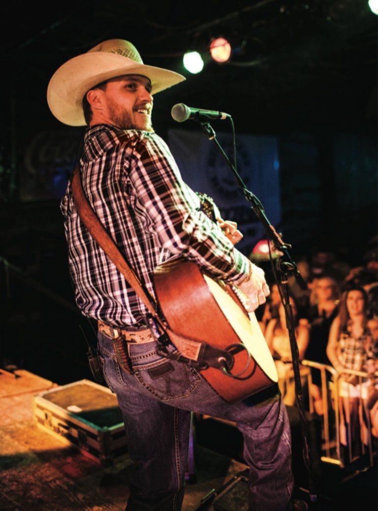 770x1040 Cody Johnson Photo (8 of 14), Phone