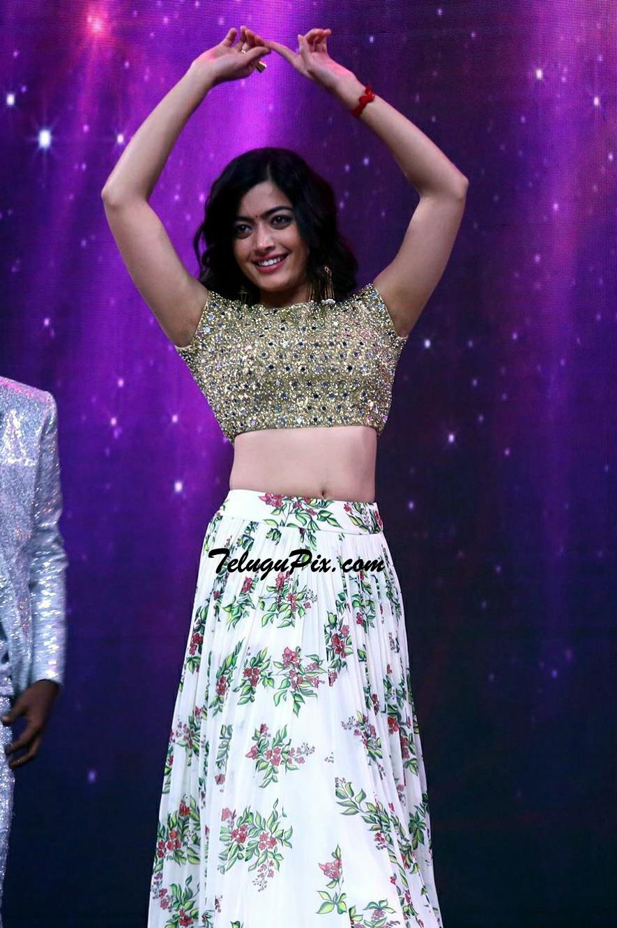 890x1340 Rashmika mandana hot photo, Phone