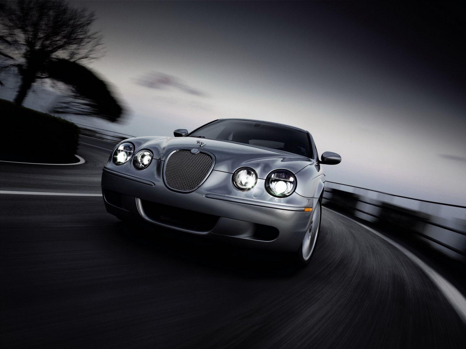 1600x1200 Jaguar S Type I Hawk In Action. HD Jaguar Wallpaper, Desktop