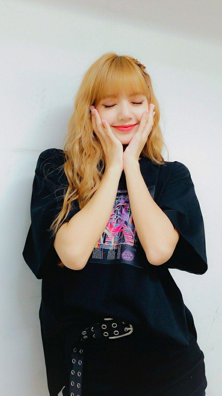 720x1280 BLACKPINK Lisa Wallpaper Free BLACKPINK Lisa Background, Phone