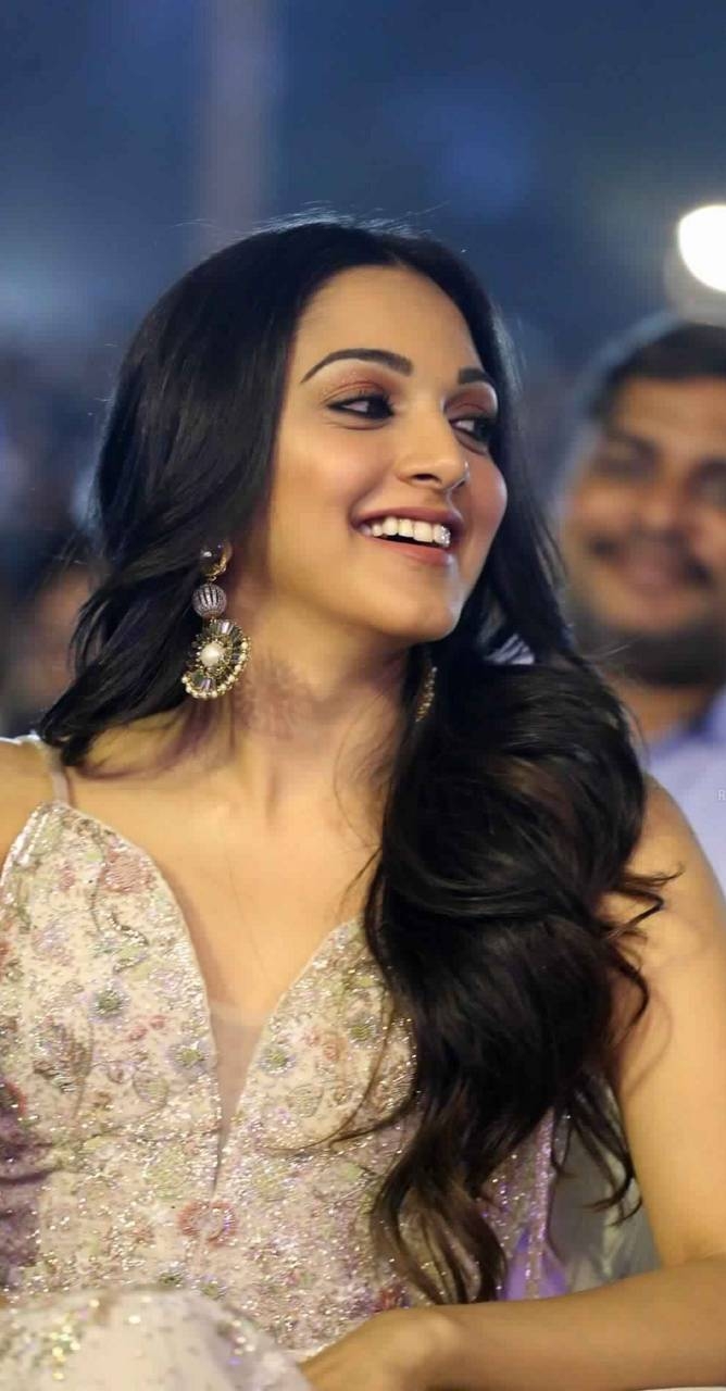 670x1280 Kiara advani wallpaper, Phone