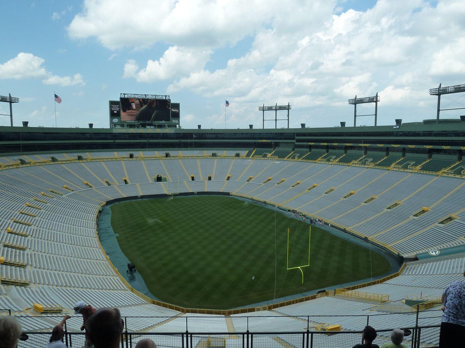 1500x1130 Pewaukee Daily Photo: Welcome To L L L L Lambeau Field!, Desktop