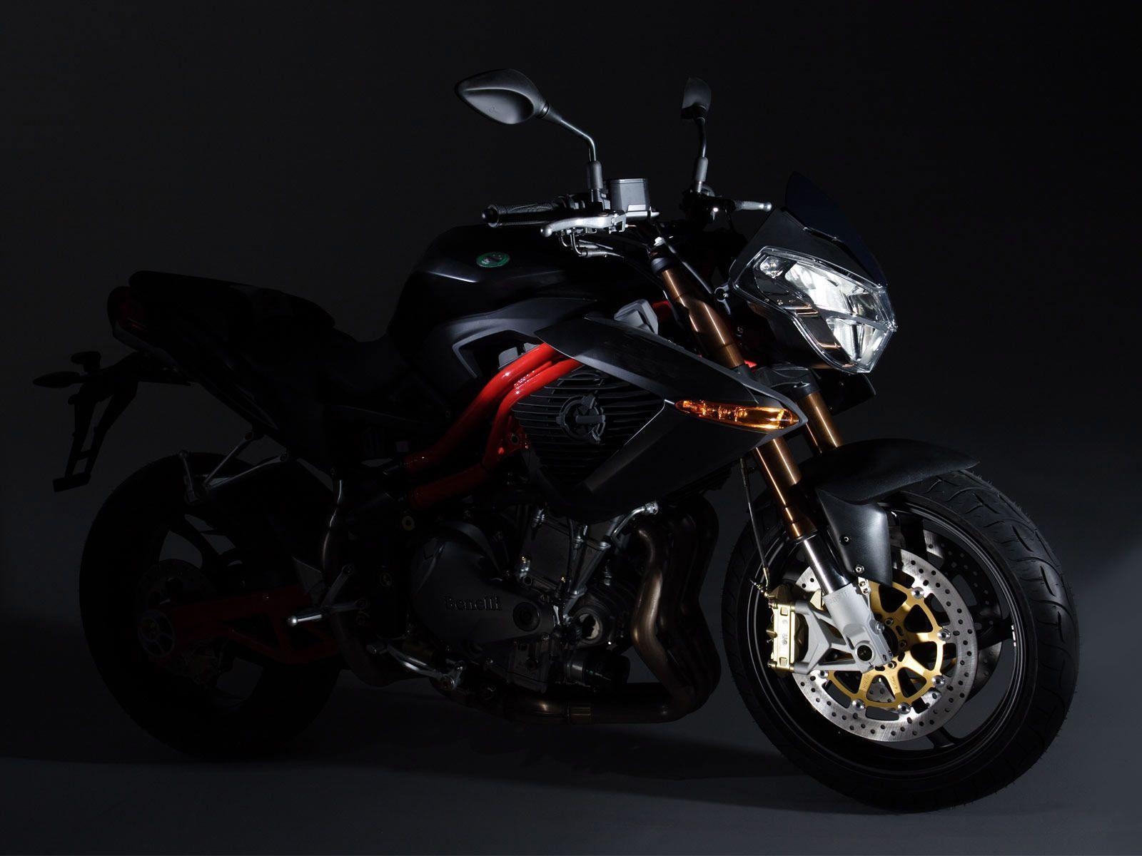 1600x1200 BENELLI TnT Sport Picture, Desktop