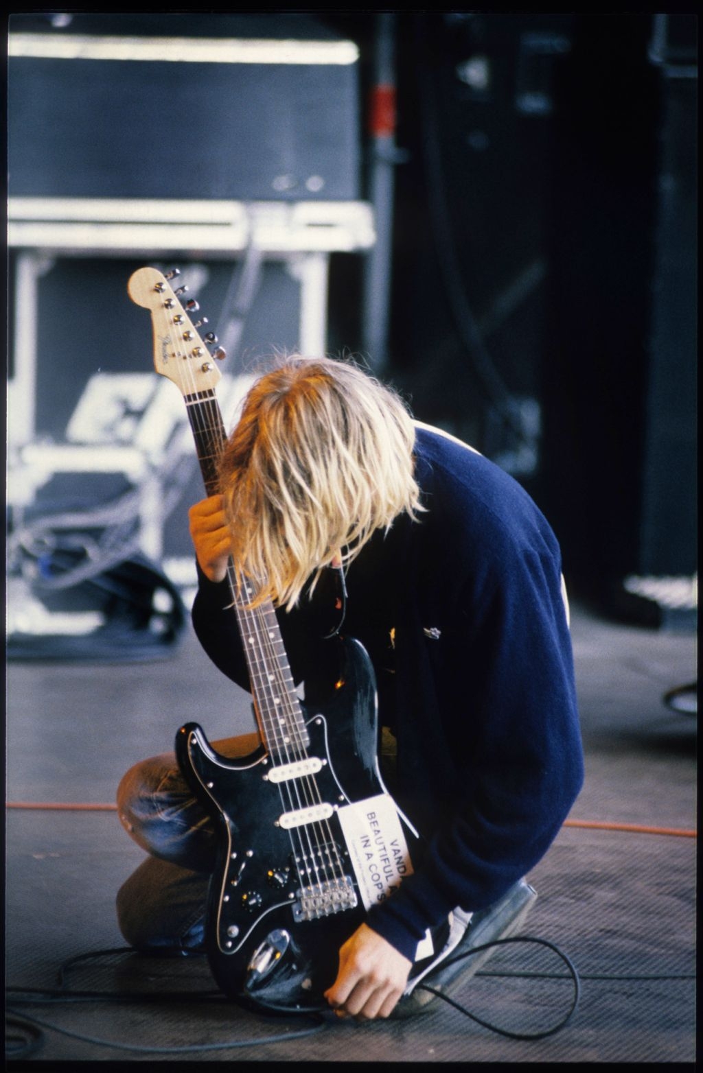 1030x1570 Kurt Cobain: 25 years since his death, Phone