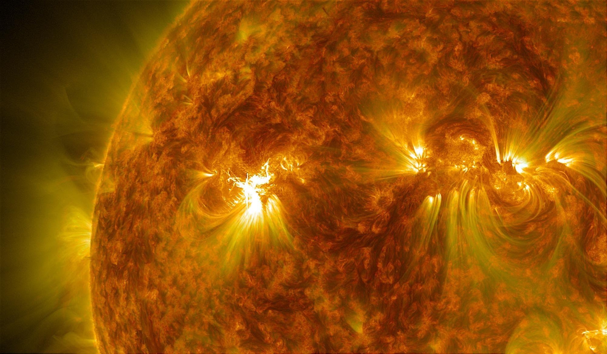 2010x1170 Solar Flare Wallpaper Wallpaper. Wallpaper 4k, Desktop