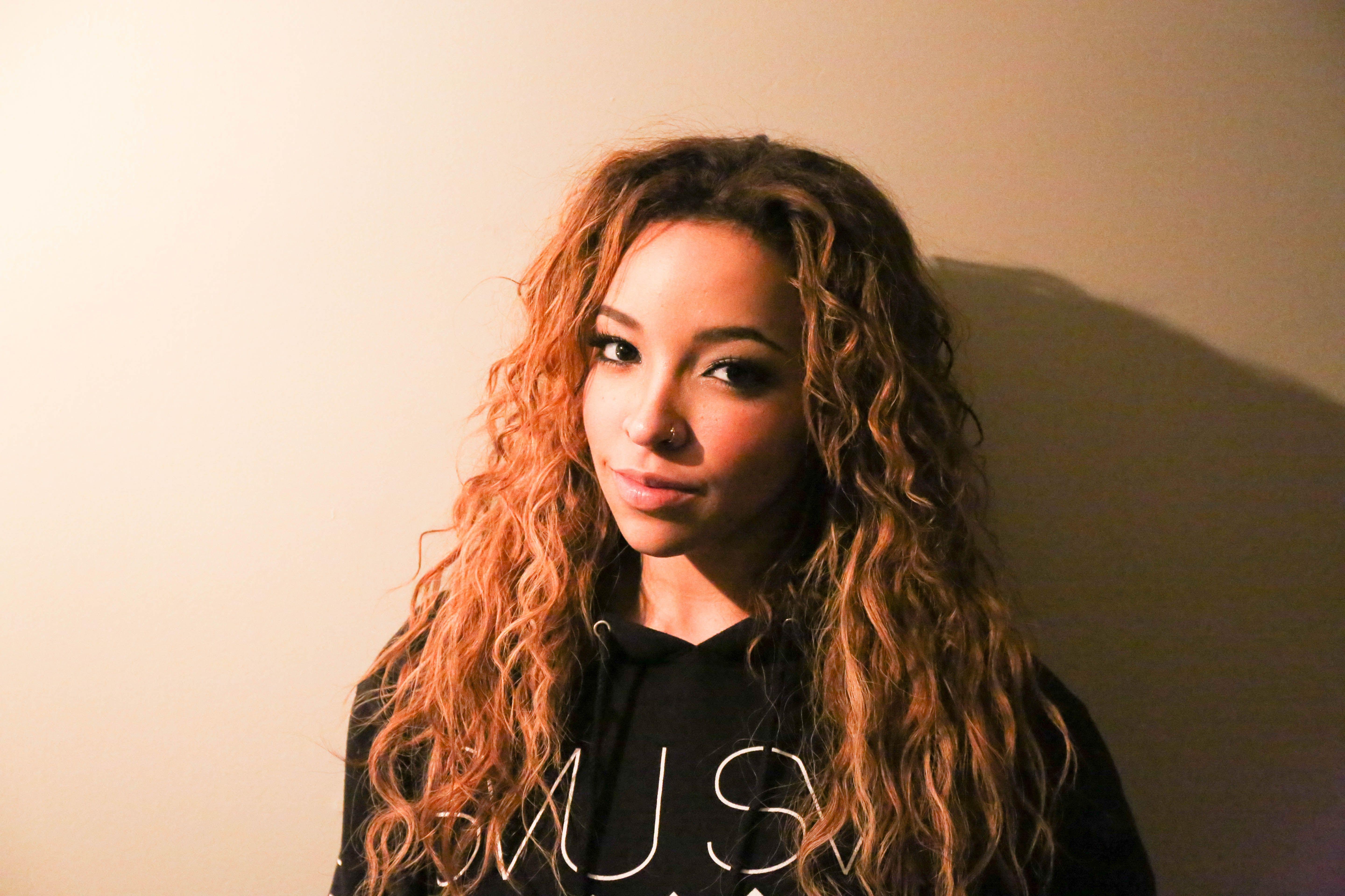 5760x3840 Tinashe Aquarius Wallpaper, Desktop