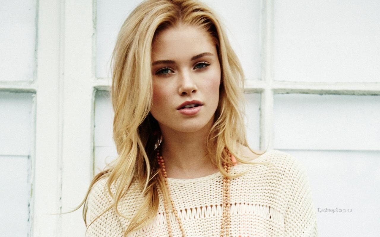 1280x800 Ginny Gardner as Sydney Sage. The Beauty. Virginia gardner, Long, Desktop