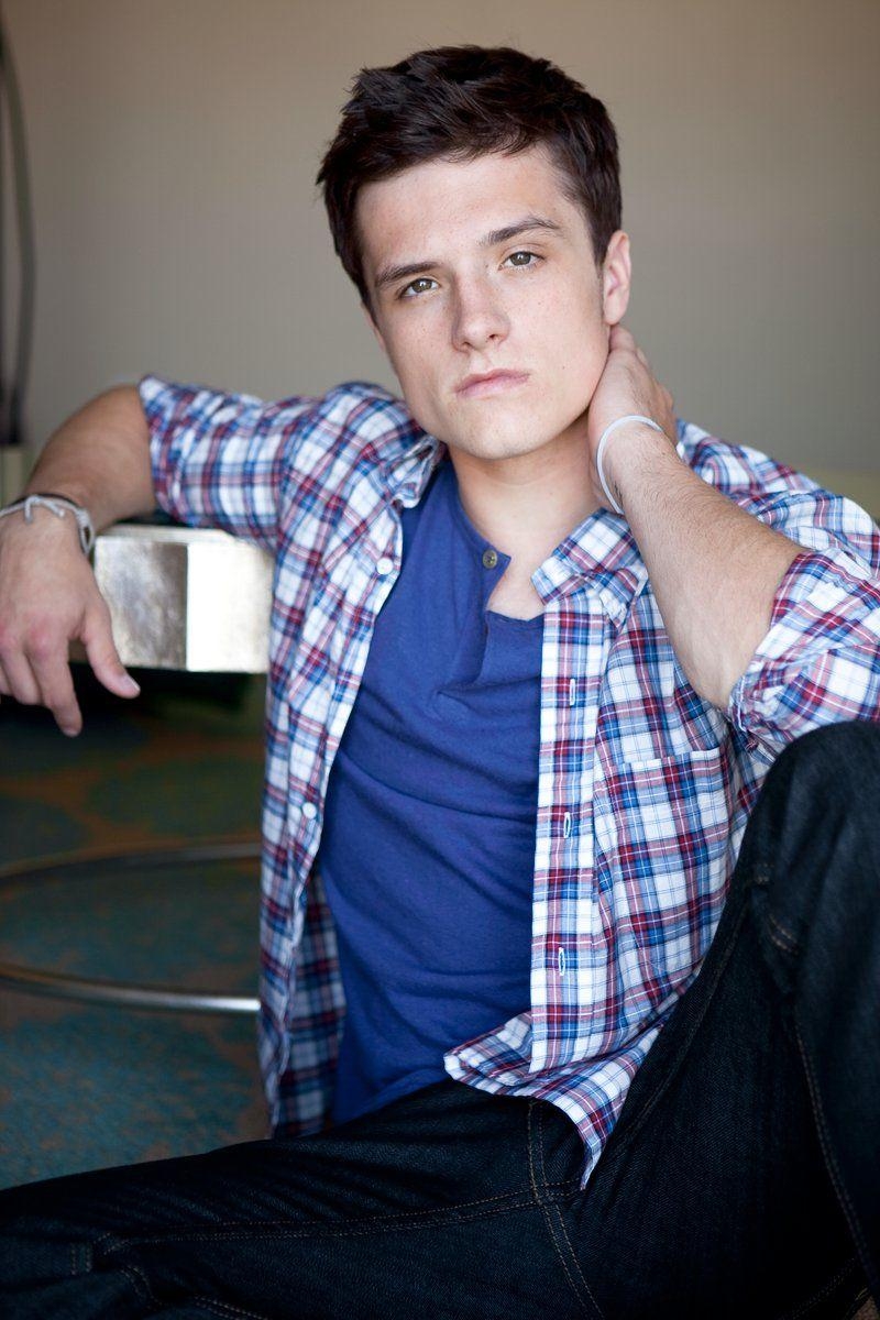 800x1200 Group of Josh Hutcherson Wallpaper 2012, Phone