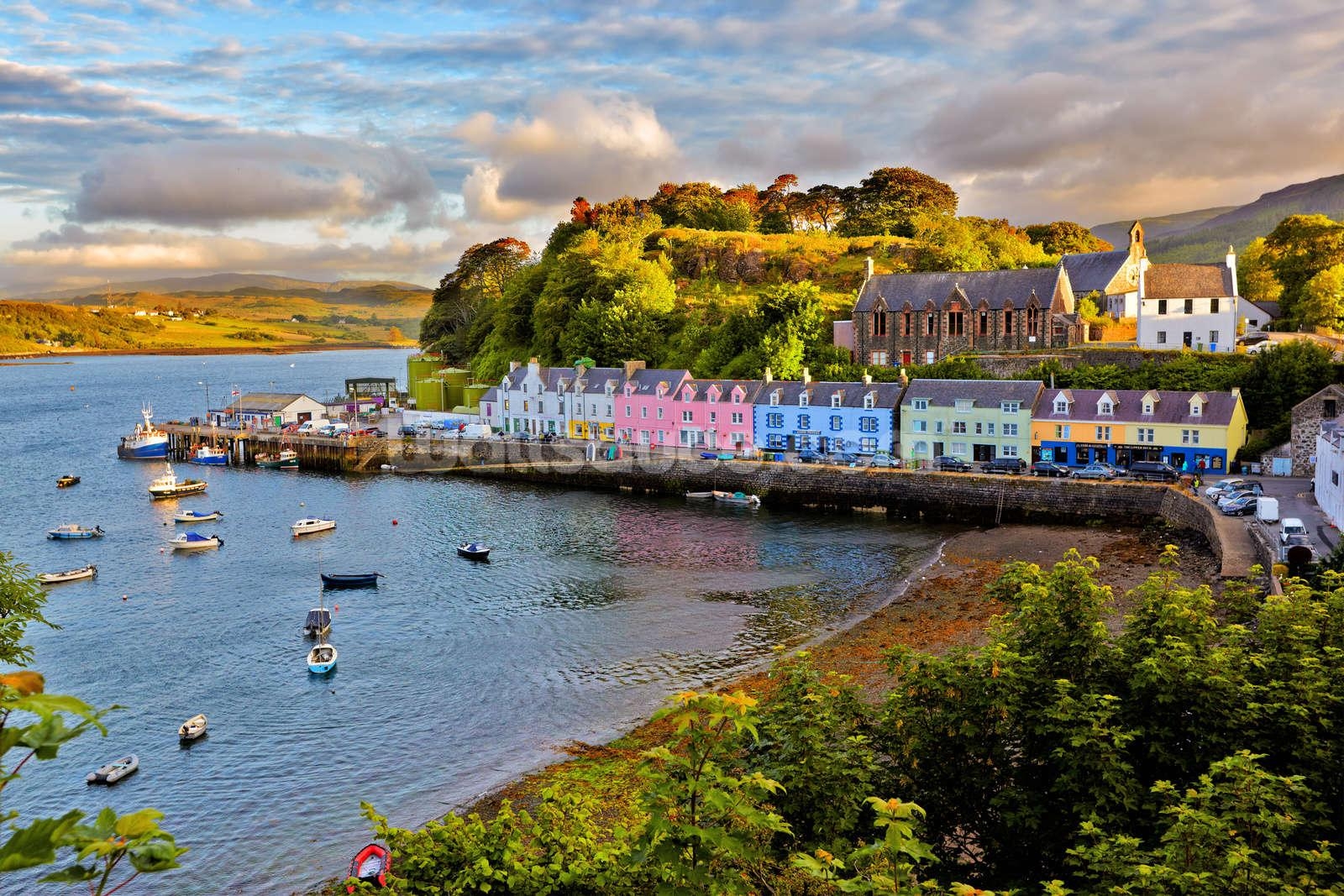 1600x1070 Portree, Isle of Skye Wallpaper Mural, Desktop