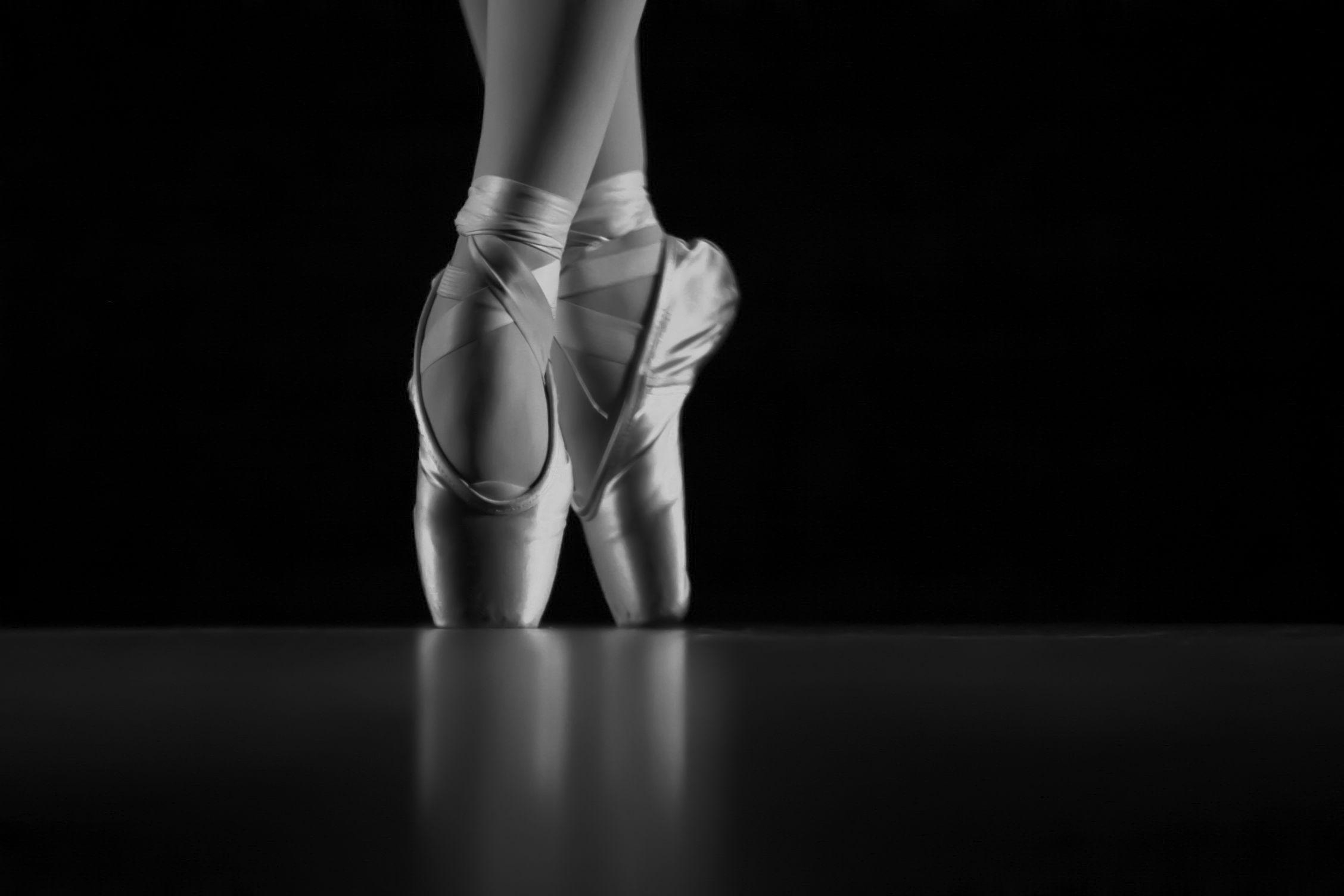 2260x1510 Pointe Shoe Wallpaper 23915, Desktop