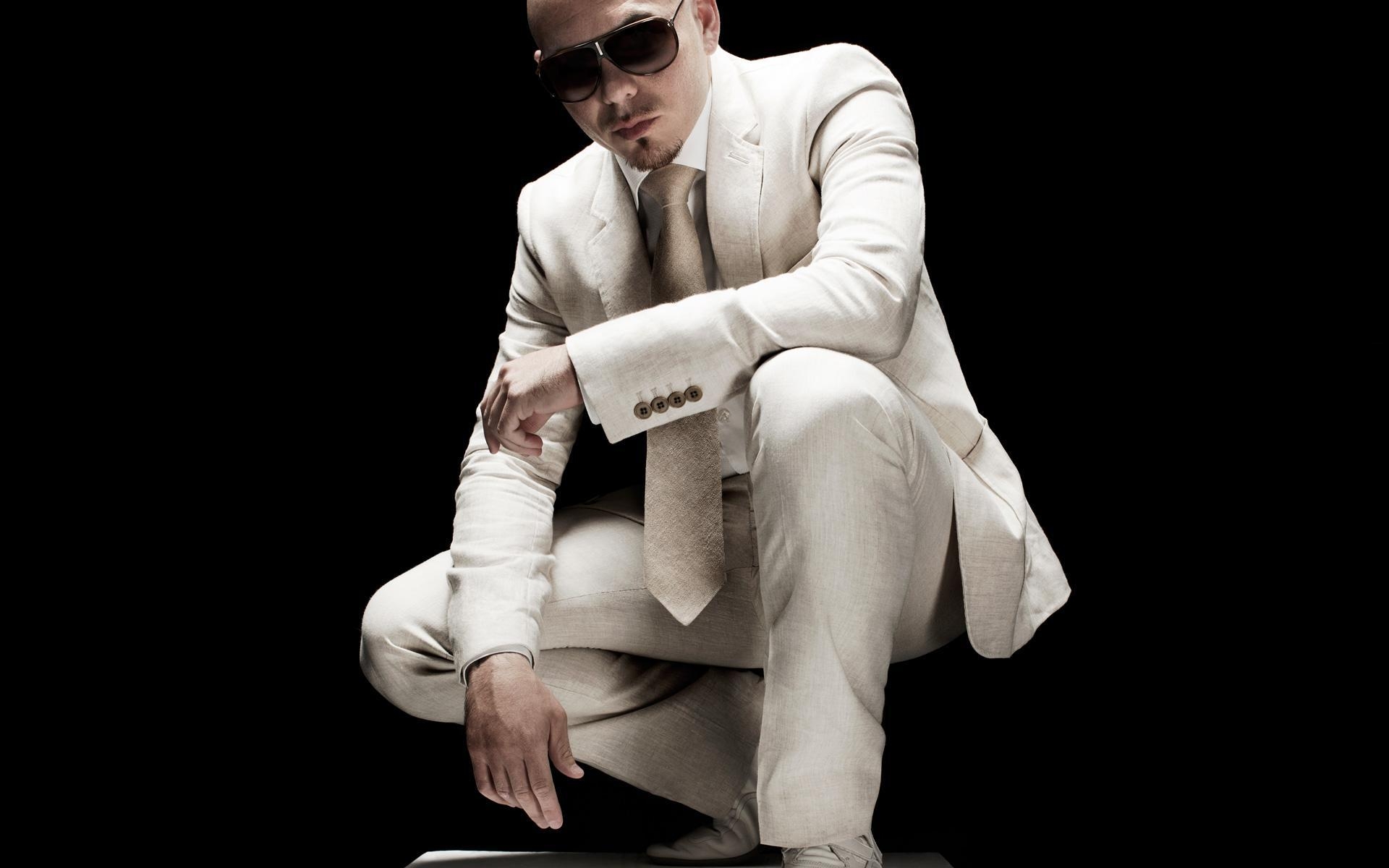 1920x1200 Wallpaper of singer Pitbull in high definition, Desktop